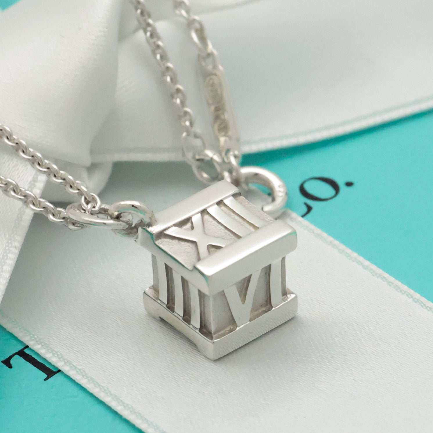  Tiffany & Co. Atlas Cube Necklace Pendant  Sterling Silver  925 
