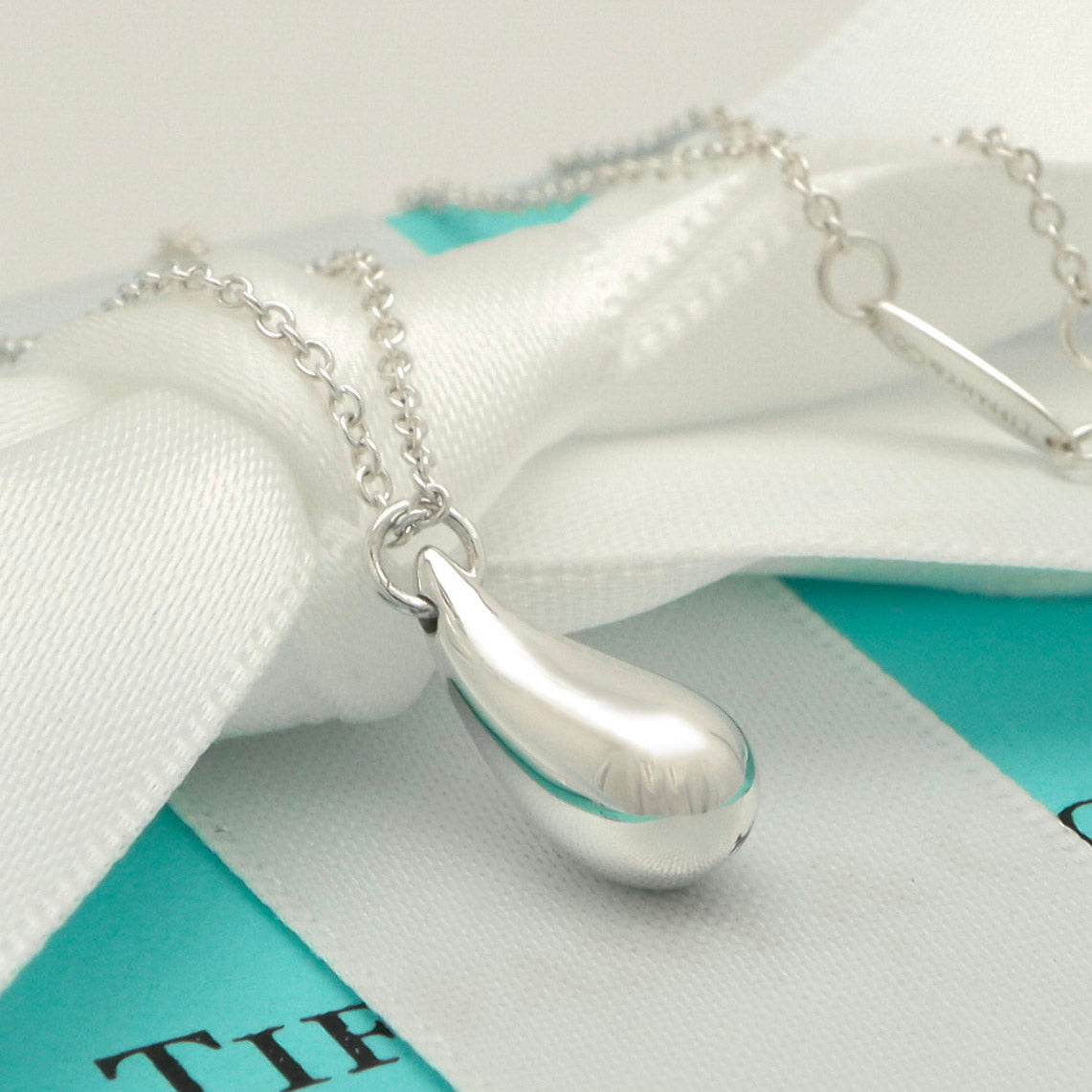 TIFFANY&Co. ティアドロップ エルサペレッティ ネックレス AG925