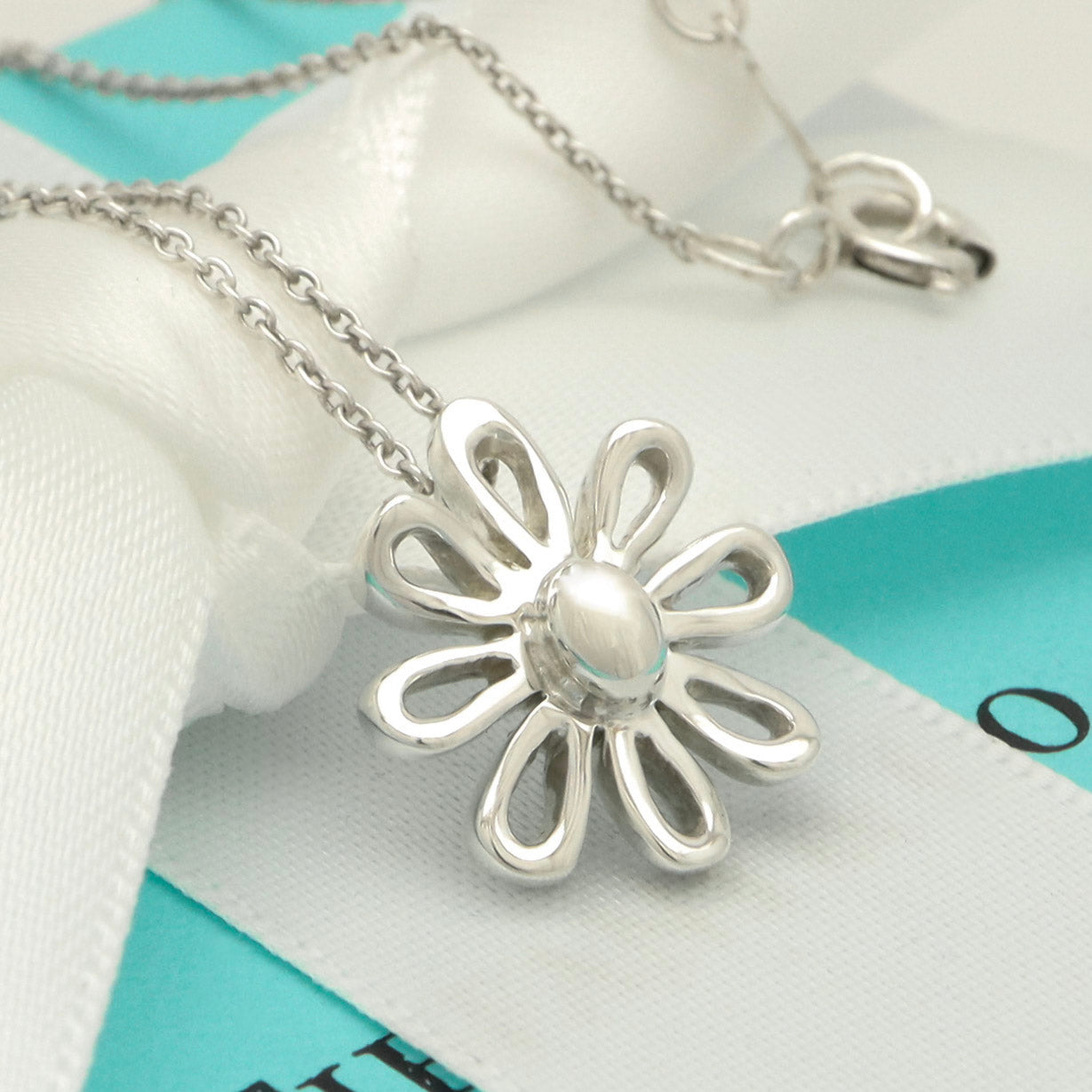 Tiffany & Co. Picasso Daisy Flower Necklace Sterling Silver 925