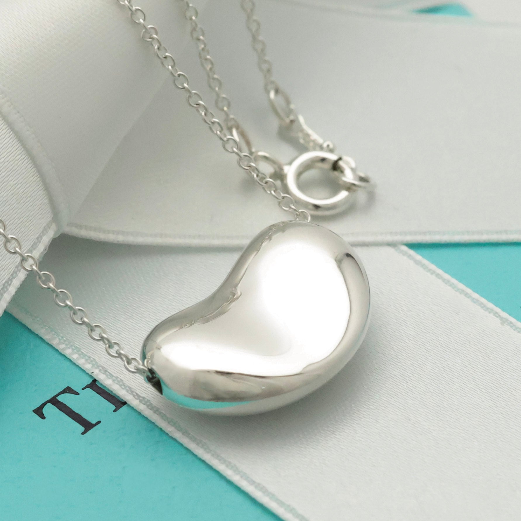  Tiffany & Co. Peretti Large  Bean Necklace  Sterling Silver 925 