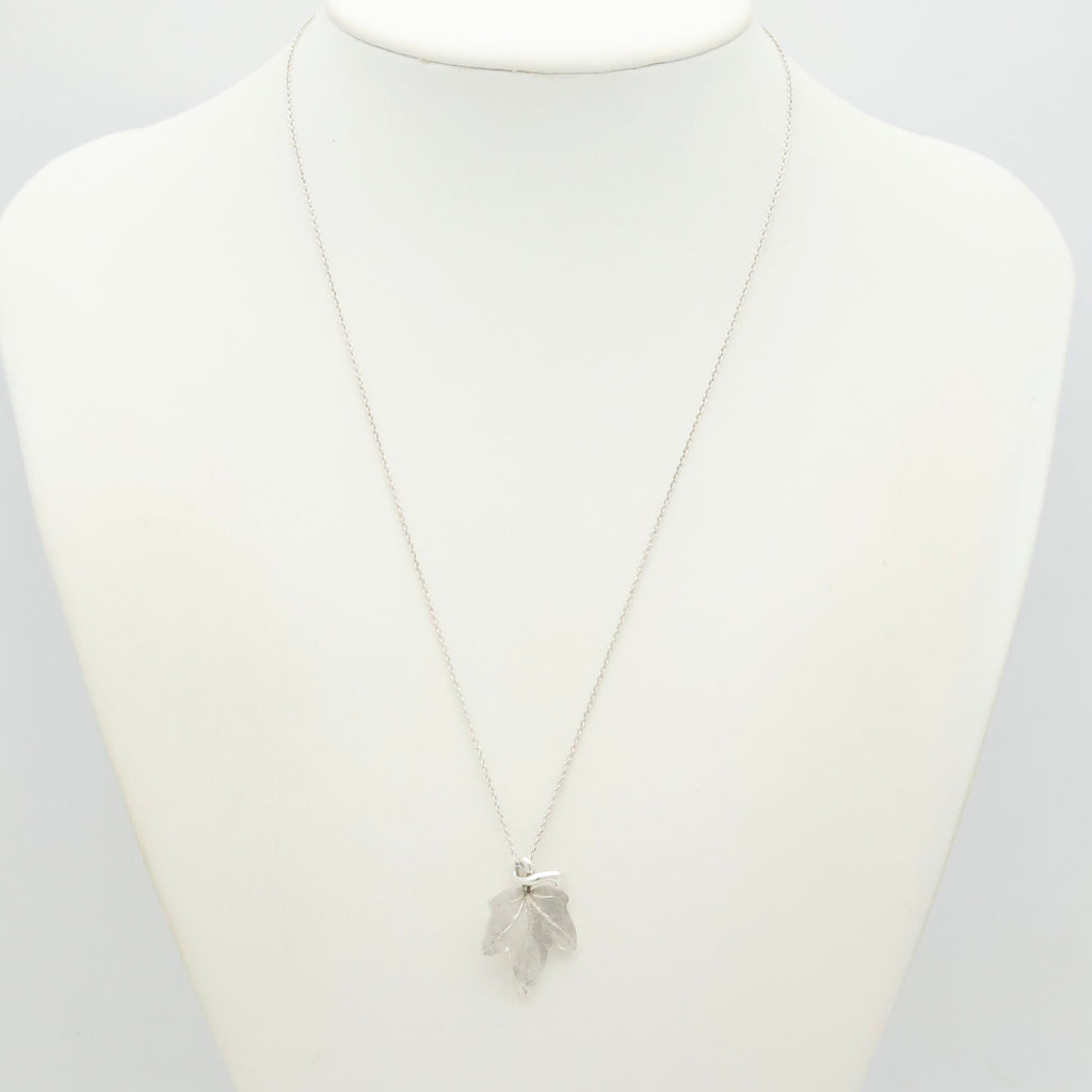 TIFFANY&Co. メイプル リーフ ネックレス AG925