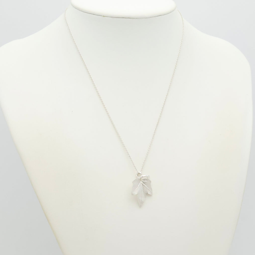 TIFFANY&Co. メイプル リーフ ネックレス AG925