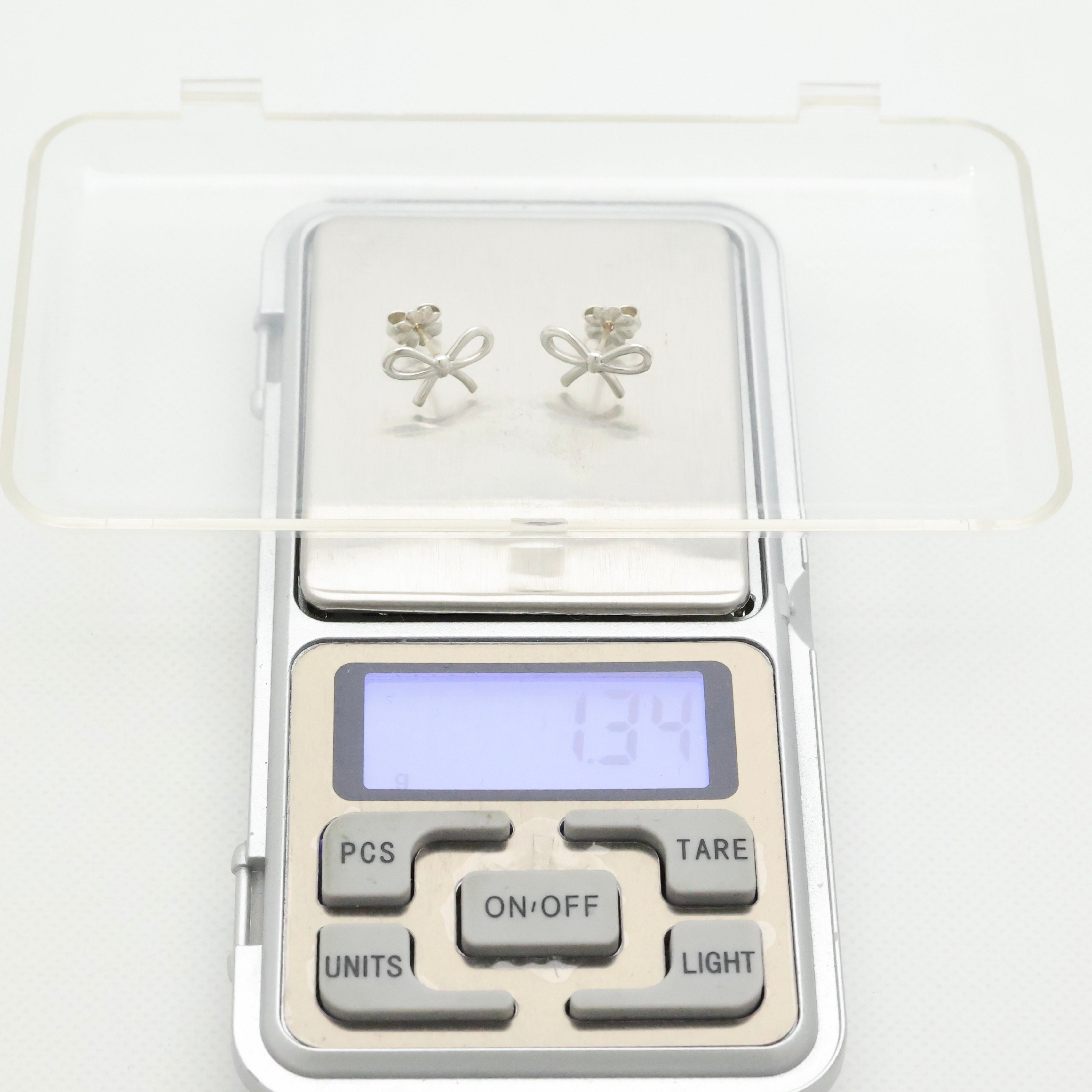 TIFFANY&Co. リボン ボウ スタッド ピアス AG925