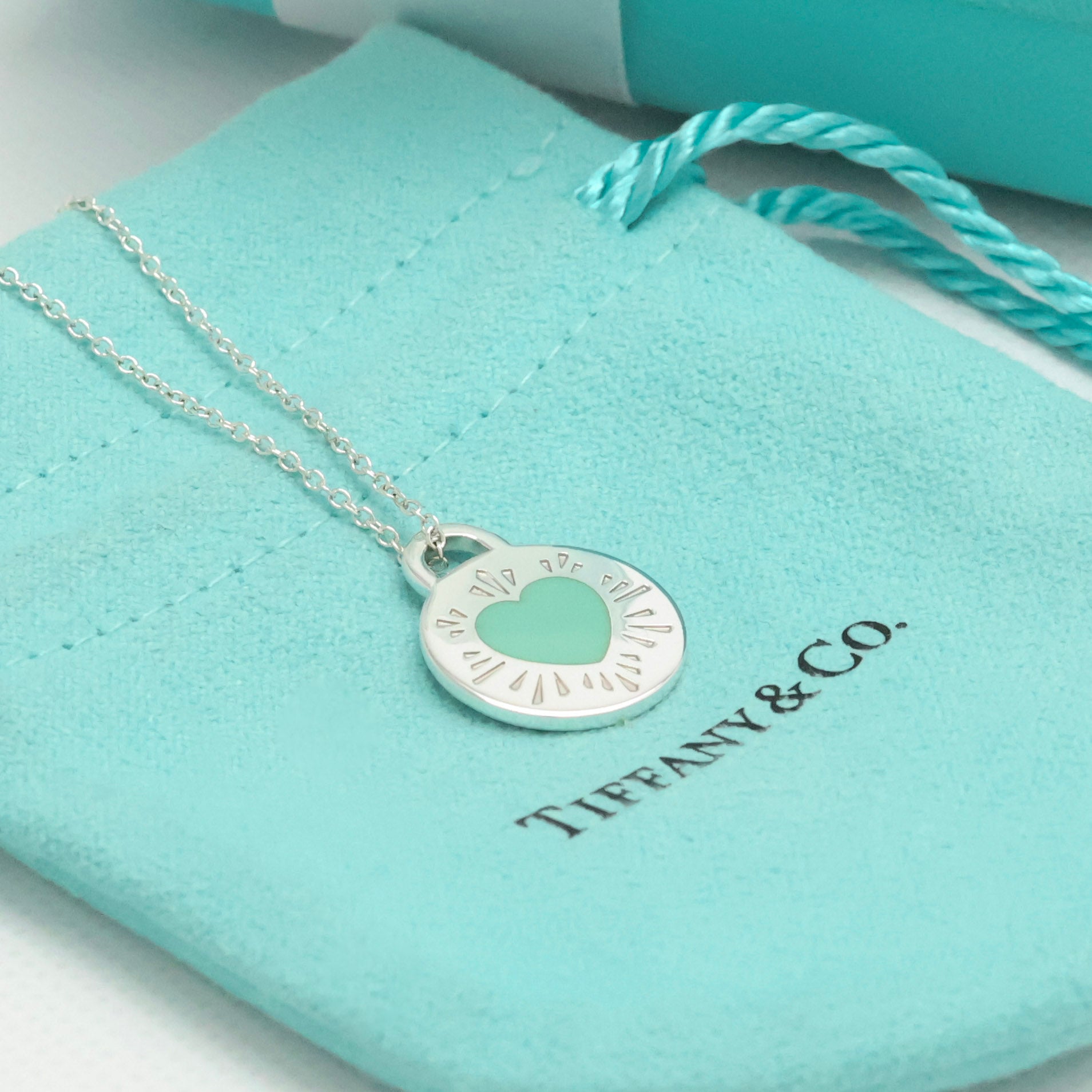 TIFFANY&Co. リターントゥ ティファニー ラウンド タグ エナメル ハート ネックレス AG925