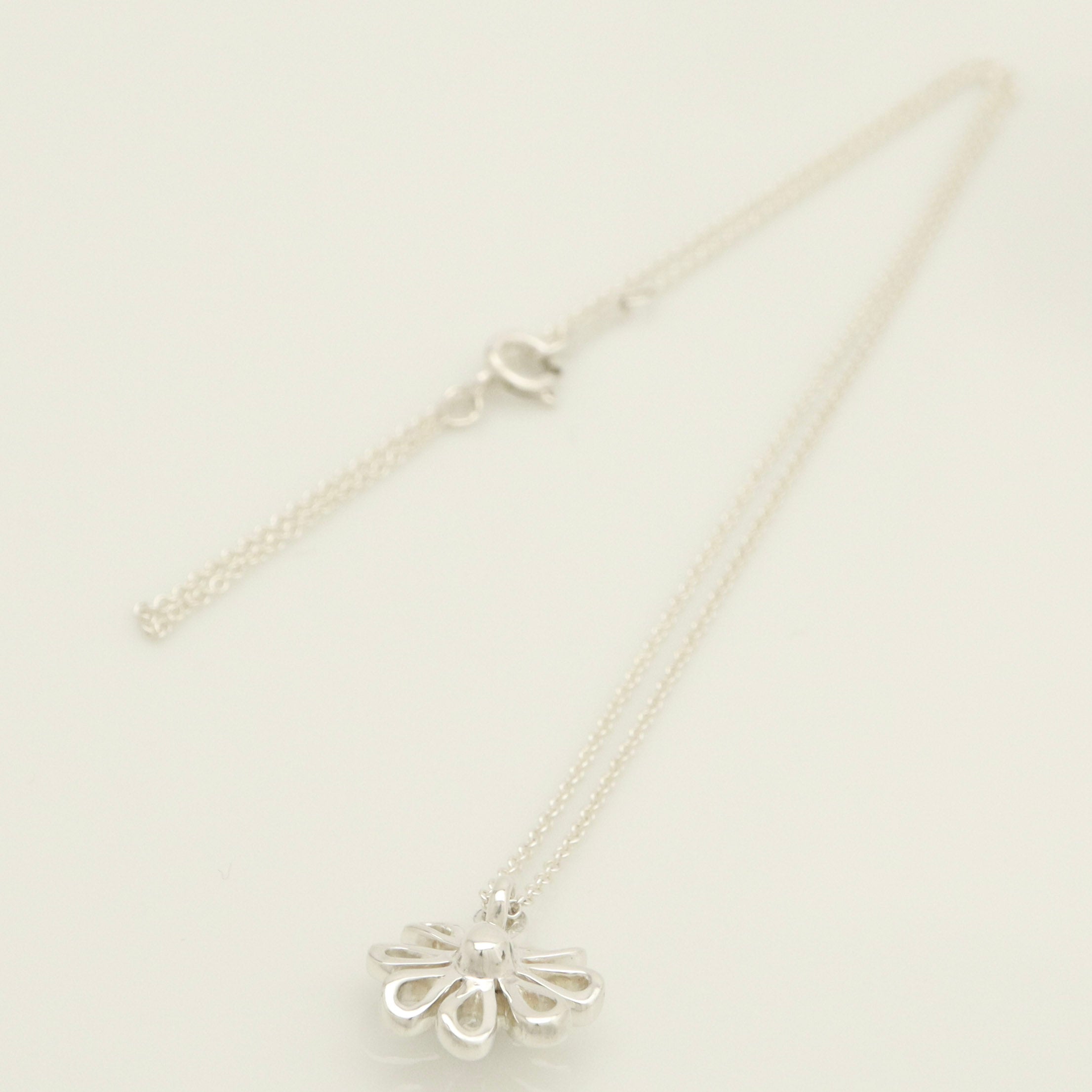 Tiffany & Co. Picasso Daisy Flower Necklace Sterling Silver 925