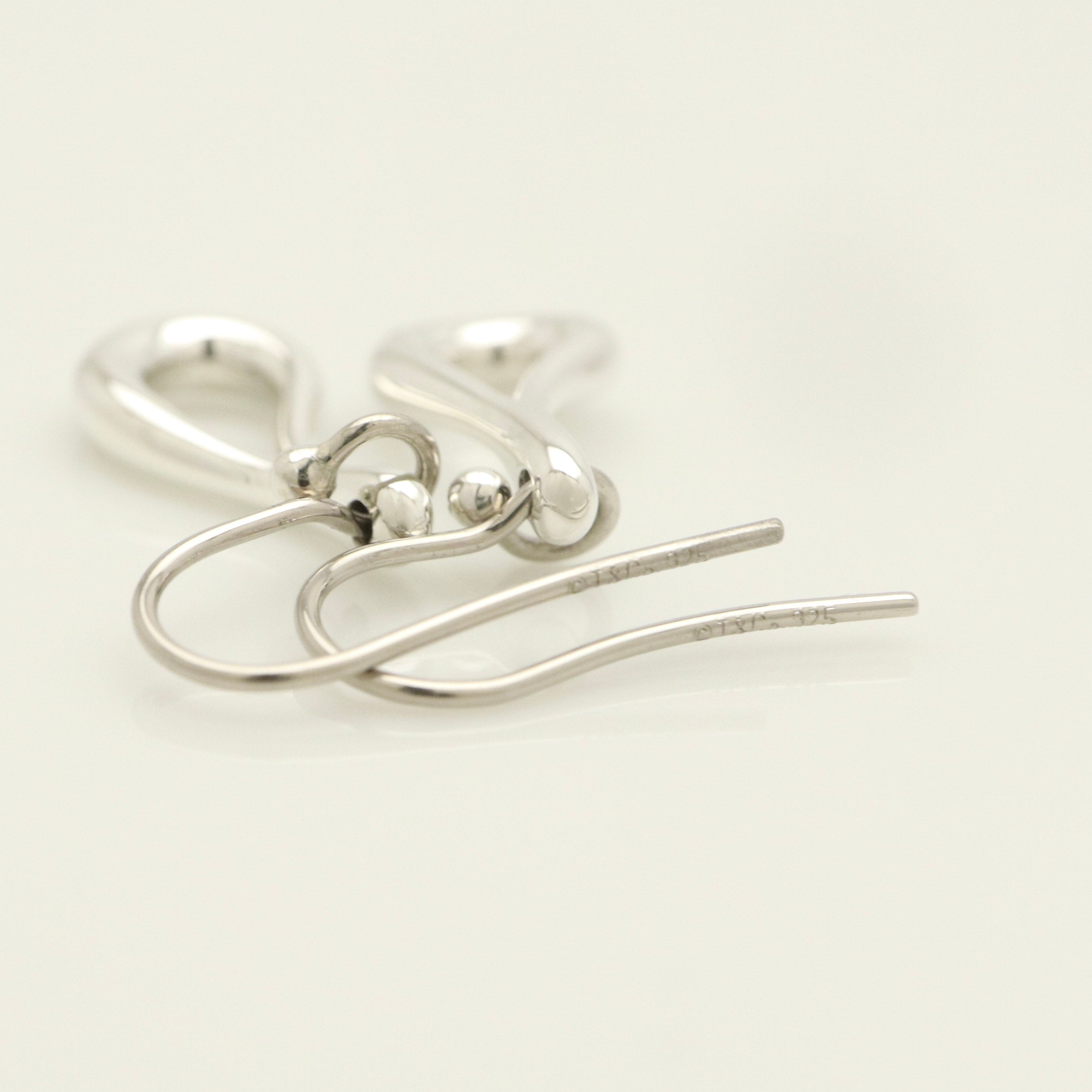 TIFFANY&Co.  オープン ティアドロップ エルサペレッティ フック ピアス AG925