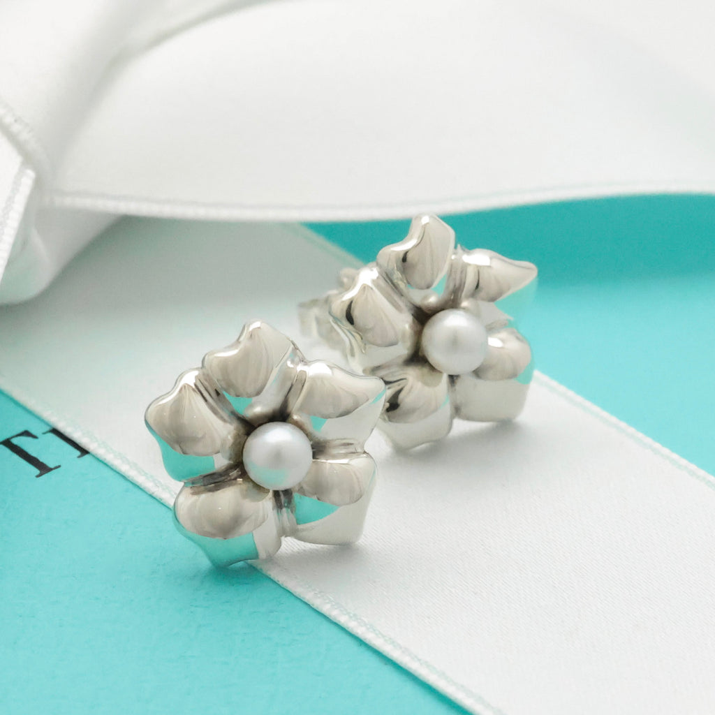 TIFFANY&Co. フラワー パール スタッド ピアス AG925
