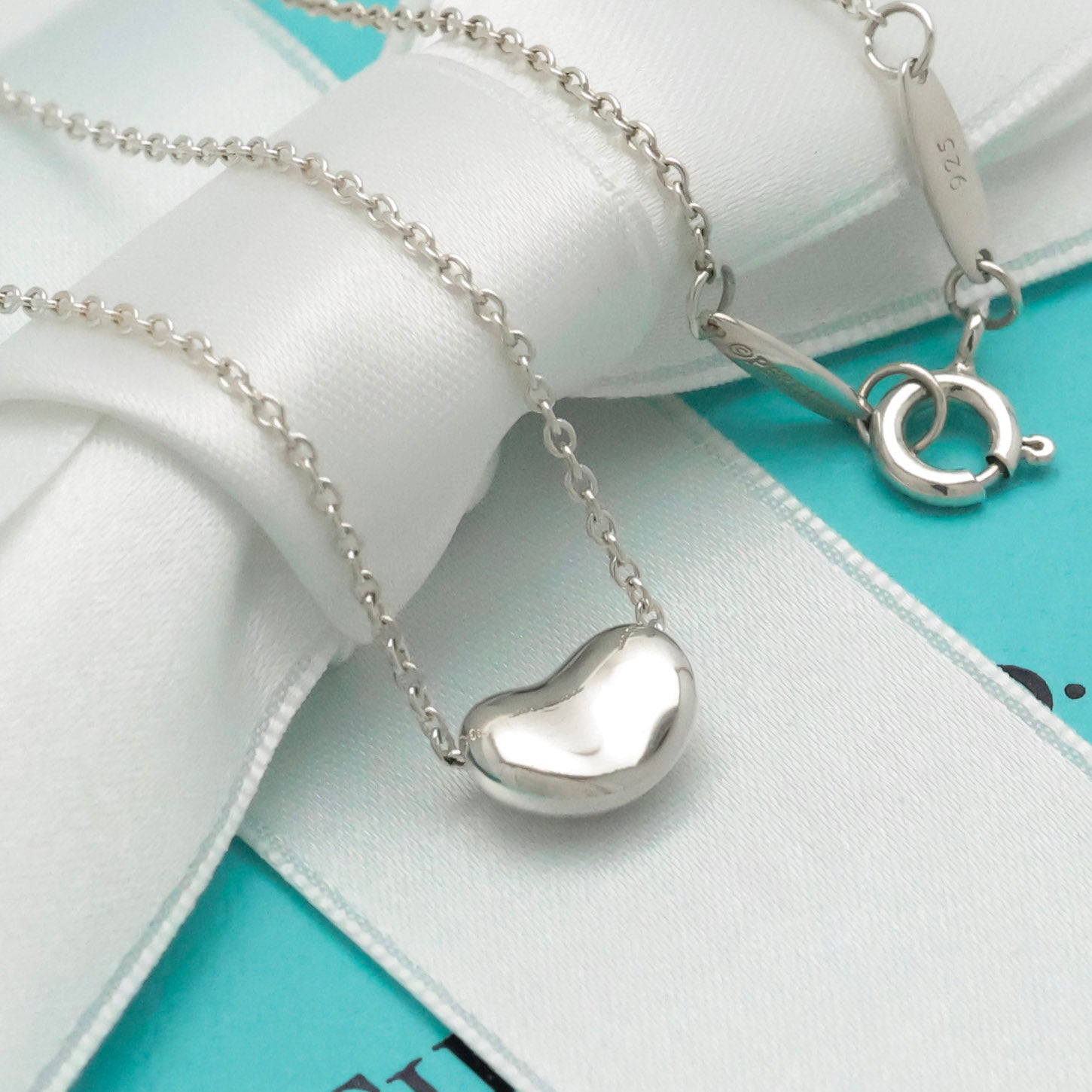  Tiffany & Co. Peretti Mini  Bean Necklace  Sterling Silver 925 