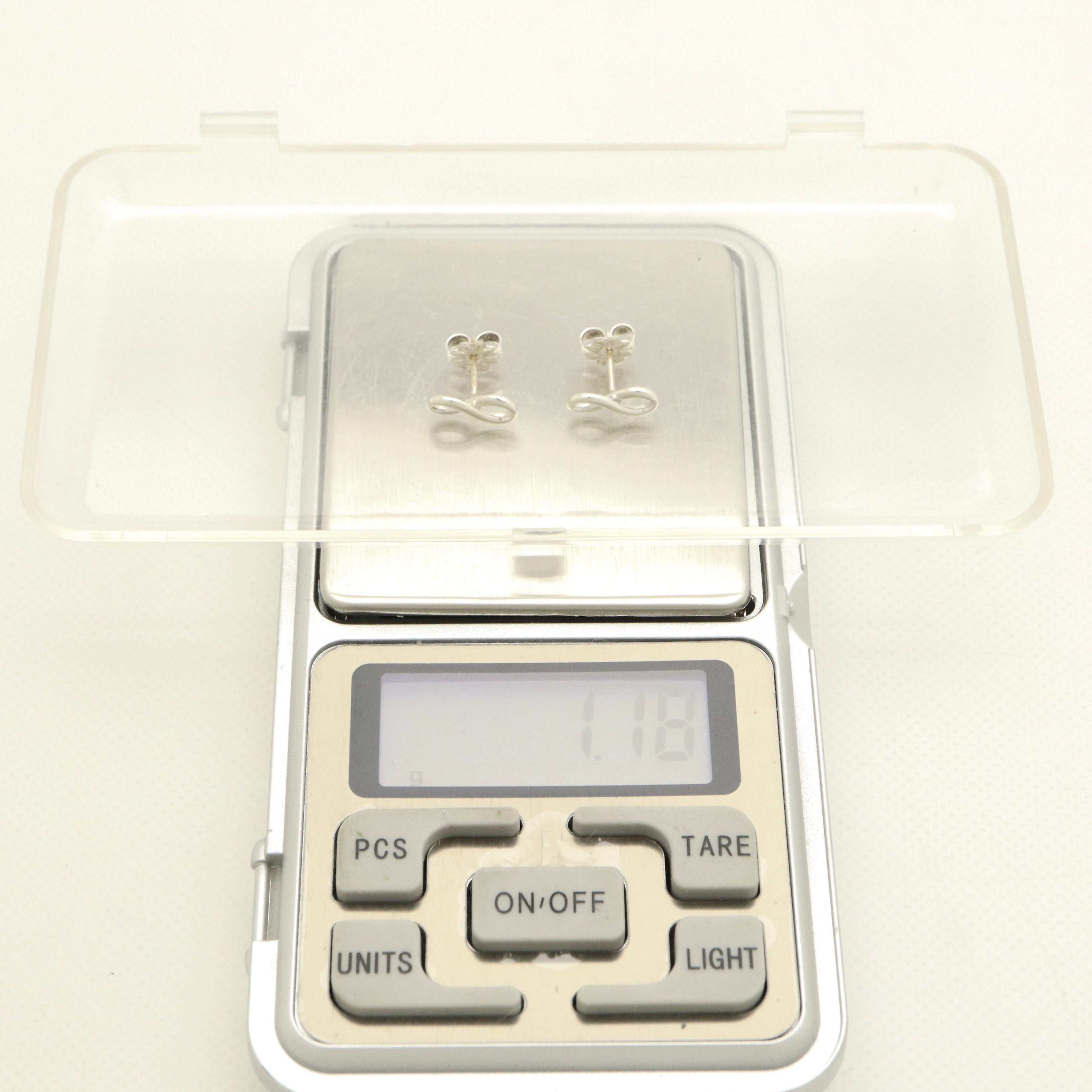 TIFFANY&Co. インフィニティ スタッド ピアス AG925