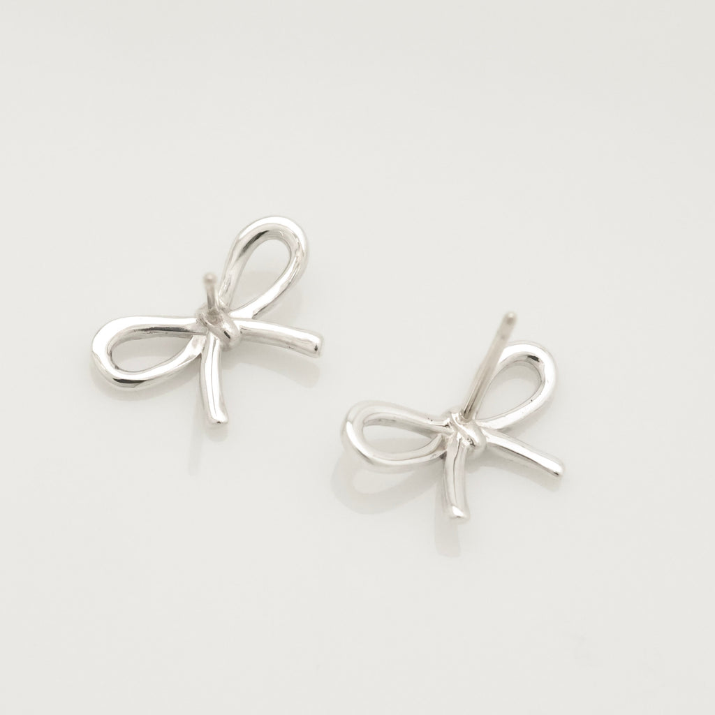 TIFFANY&Co. リボン ボウ スタッド ピアス AG925