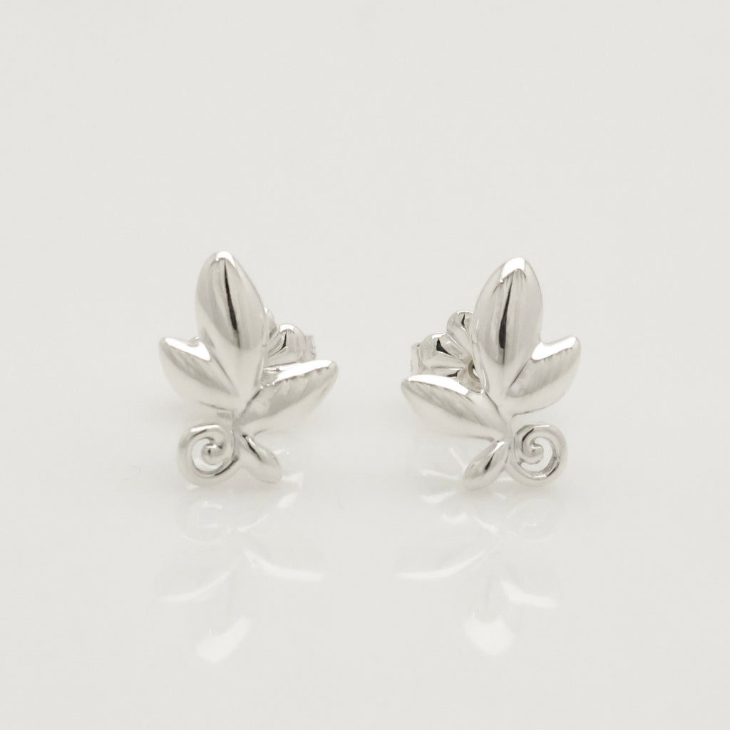 Tiffany & Co. Olive Leaf Necklace Sterling Silver 925 