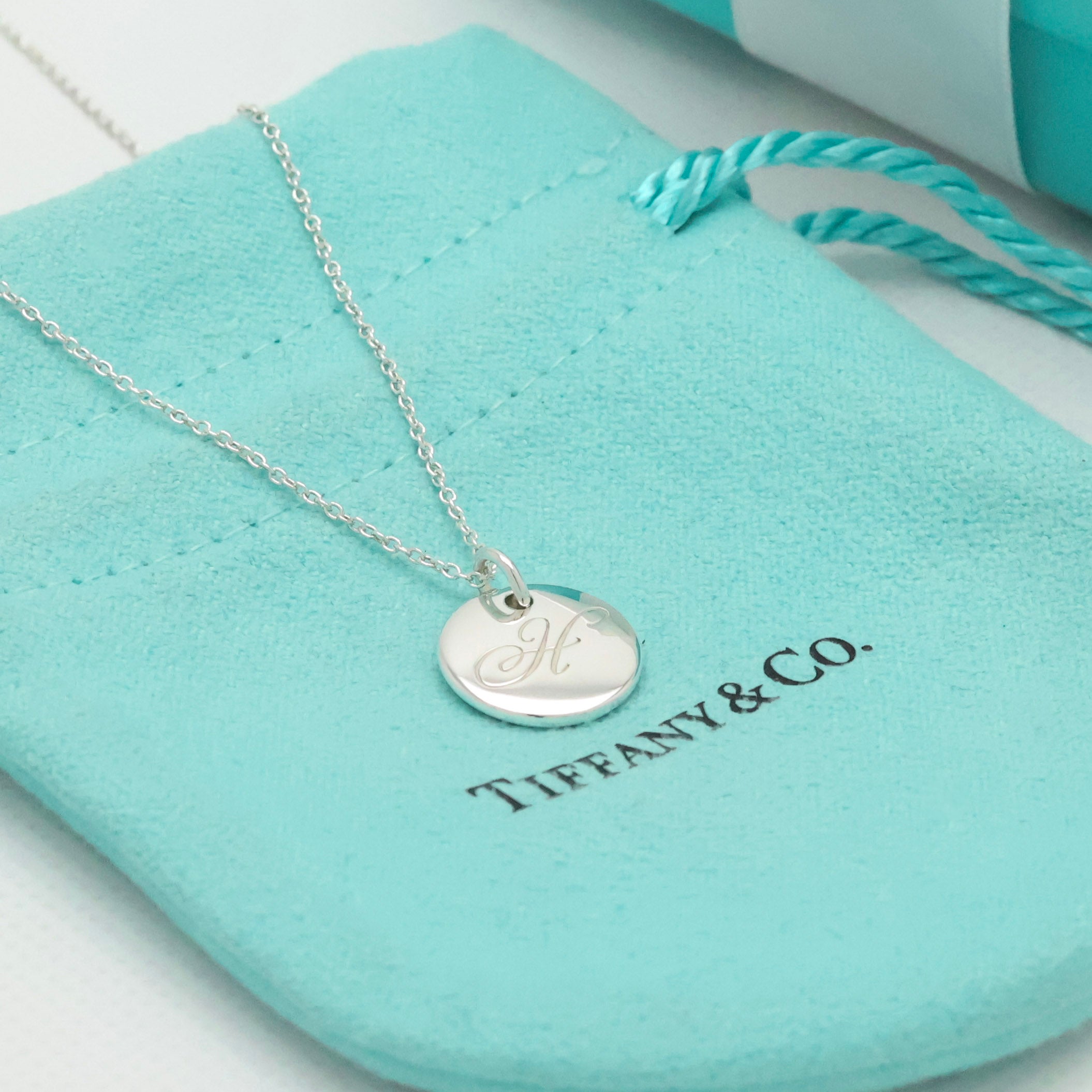 TIFFANY&Co. ノーツ レター ラウンド イニシャル H ディスク ネックレス AG925