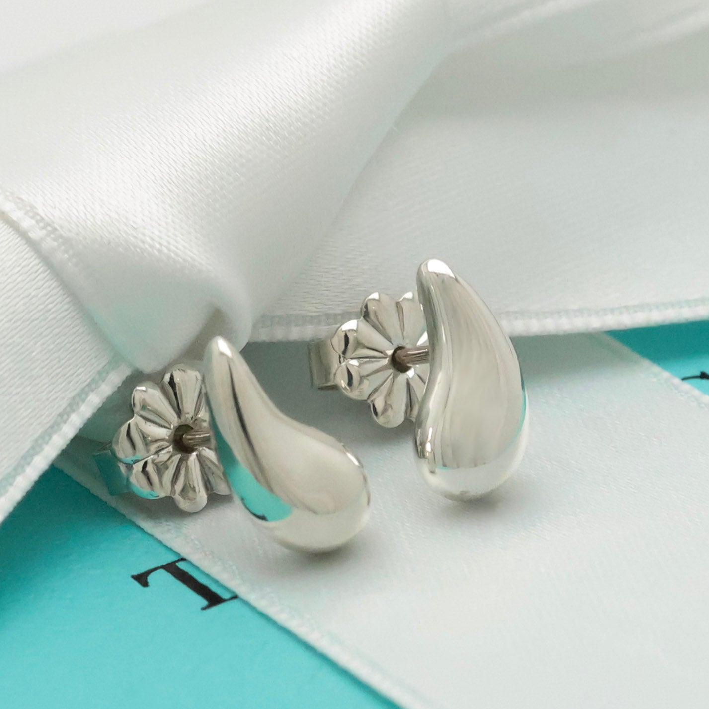 TIFFANY&Co. ティアドロップ エルサペレッティ スタッド ピアス AG925