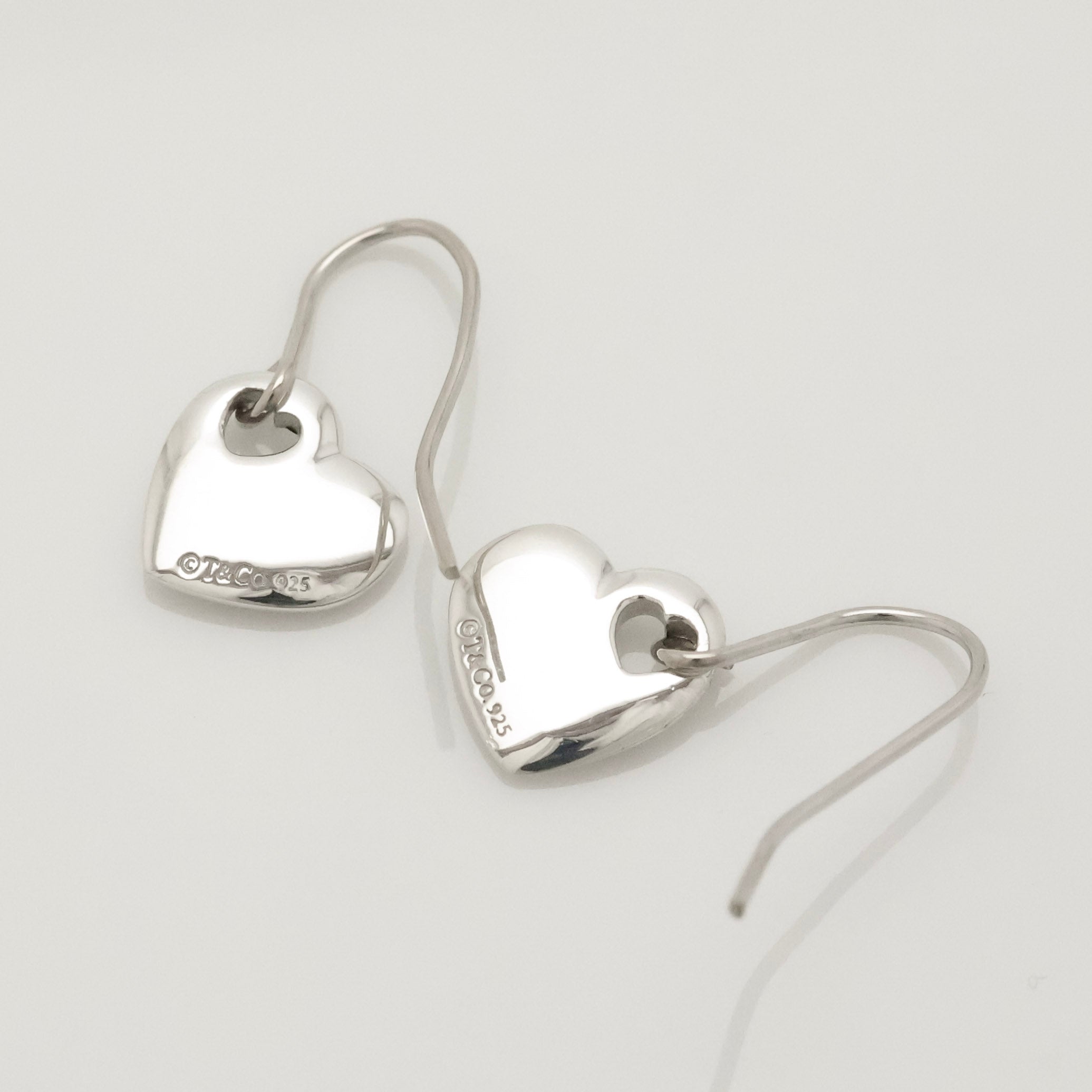 TIFFANY&Co. 2 ハート ステンシル カットアウト フック ピアス AG925