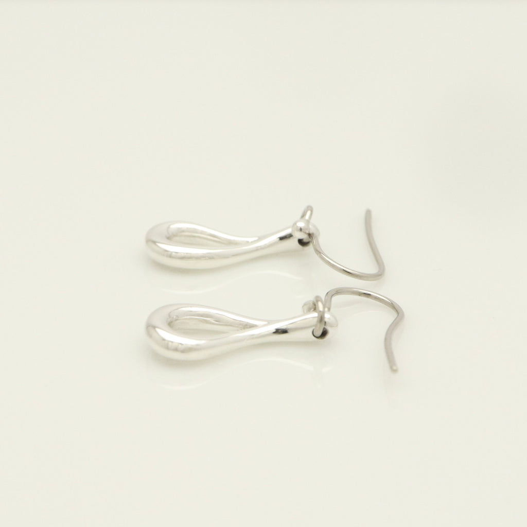 TIFFANY&Co.  オープン ティアドロップ エルサペレッティ フック ピアス AG925