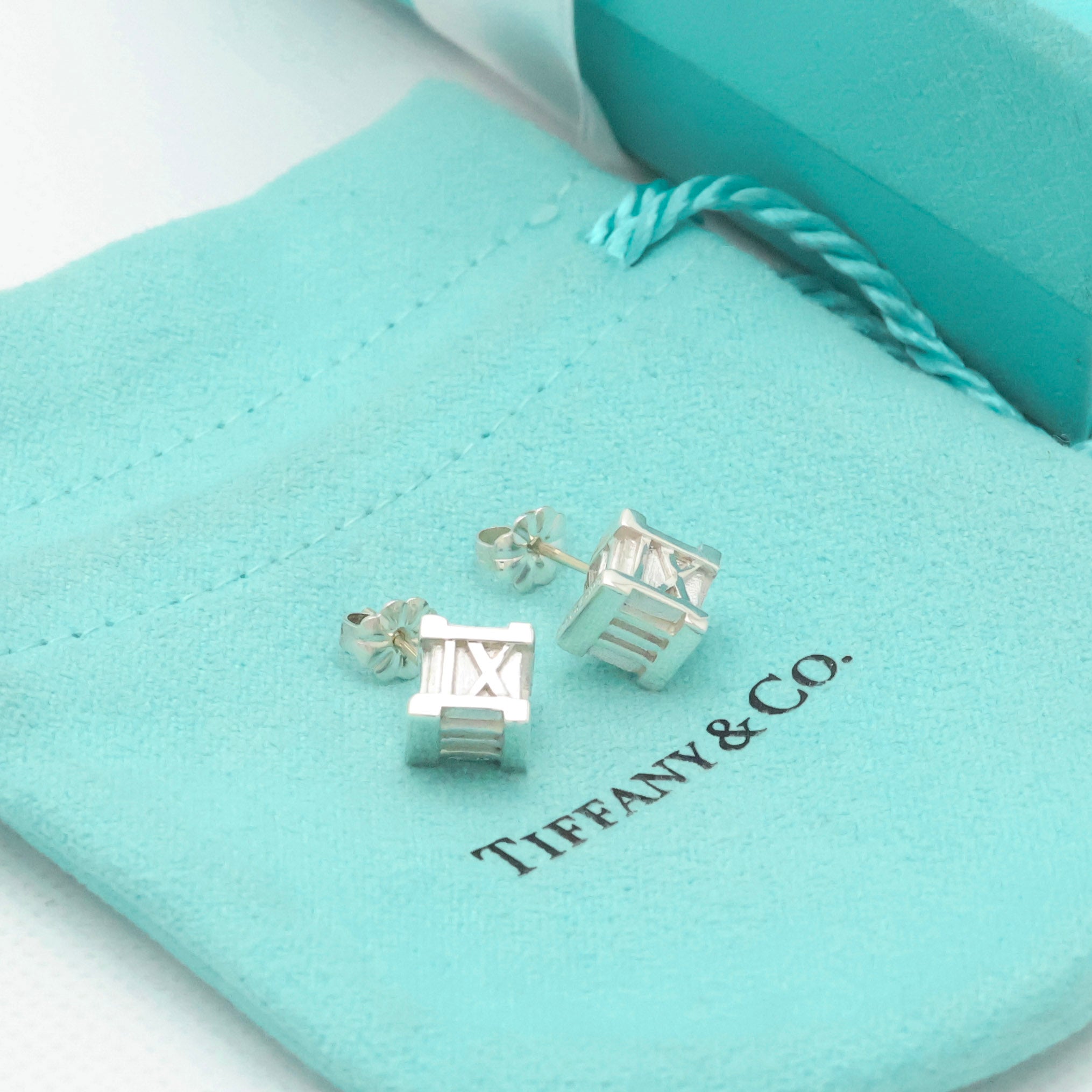 TIFFANY&Co. アトラス キューブ スタッド ピアス AG925