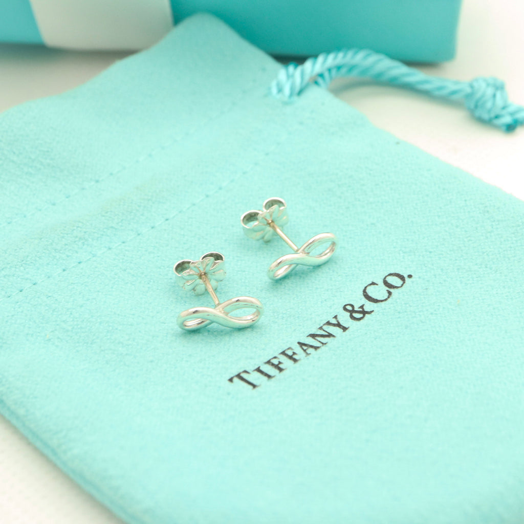 TIFFANY&Co. インフィニティ スタッド ピアス AG925