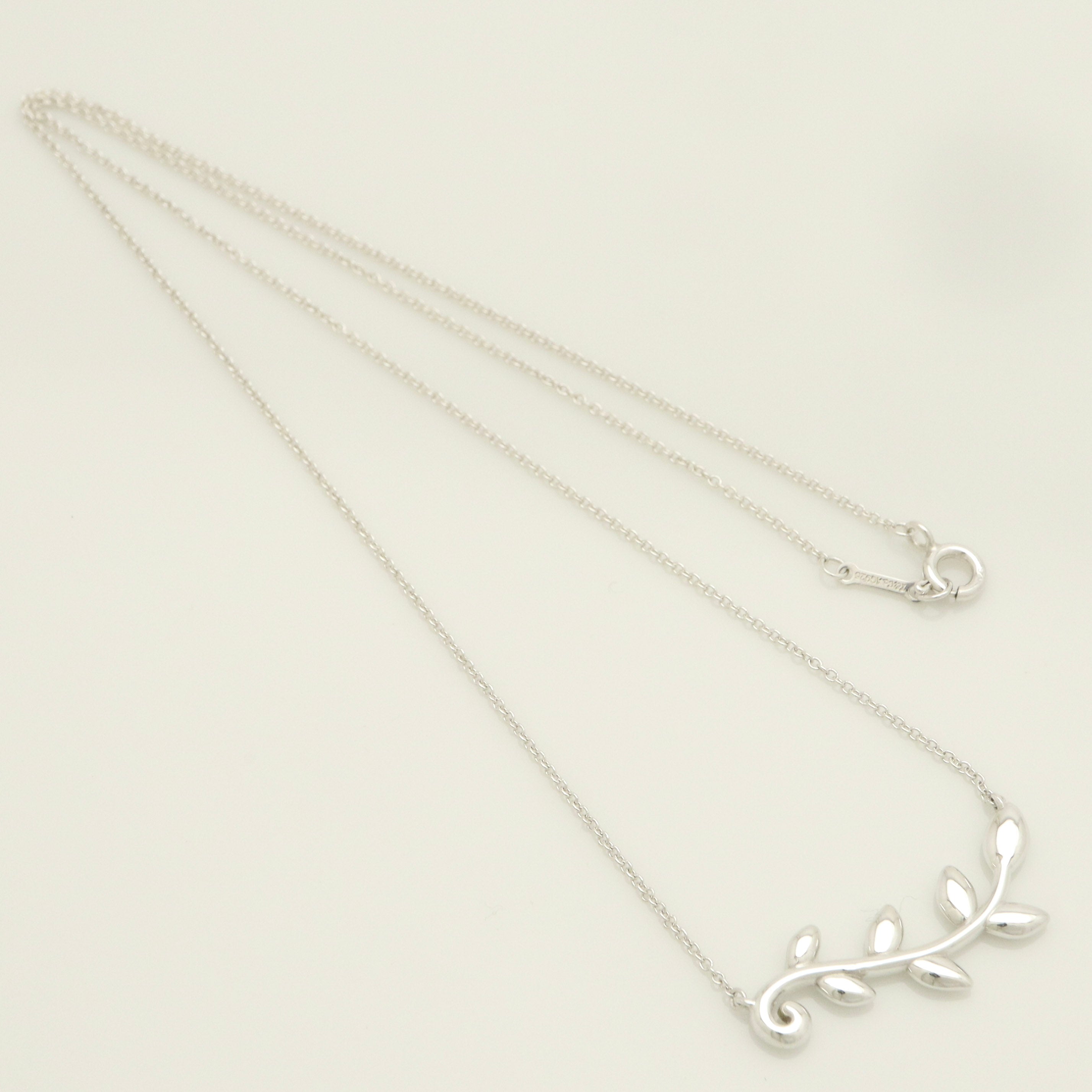 GIFT*Tiffany & Co. Picasso Olive Leaf Vine Necklace Pendant Sterling Silver 925 