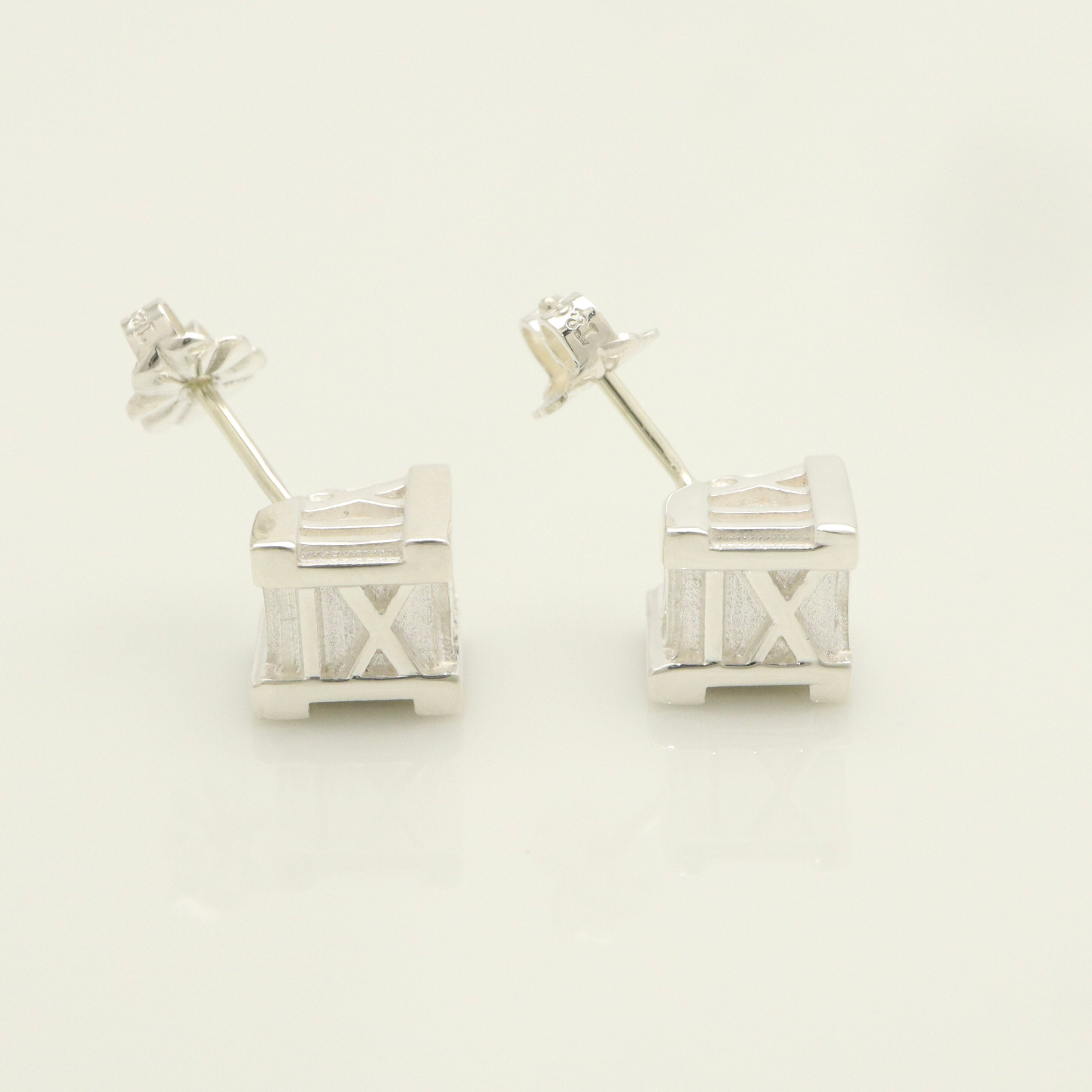 TIFFANY&Co. アトラス キューブ スタッド ピアス AG925