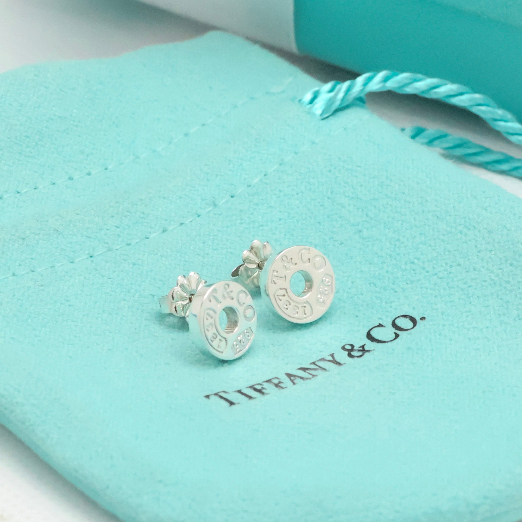 TIFFANY&Co. 1837 ラウンド サークル スタッド ピアス AG925