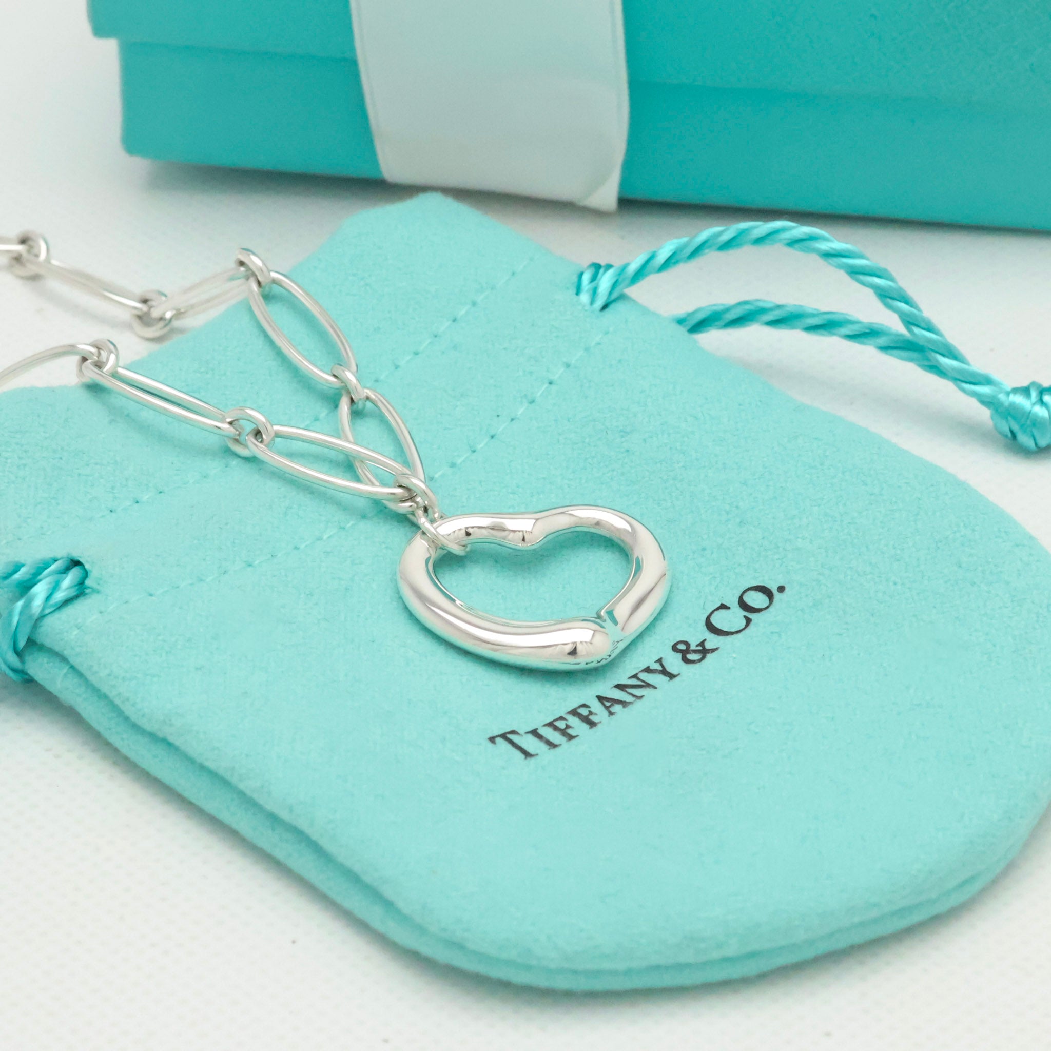 TIFFANY&Co. オープン ハート 22mm エルサペレッティ オーバル リンク チェーン ブレスレット AG925