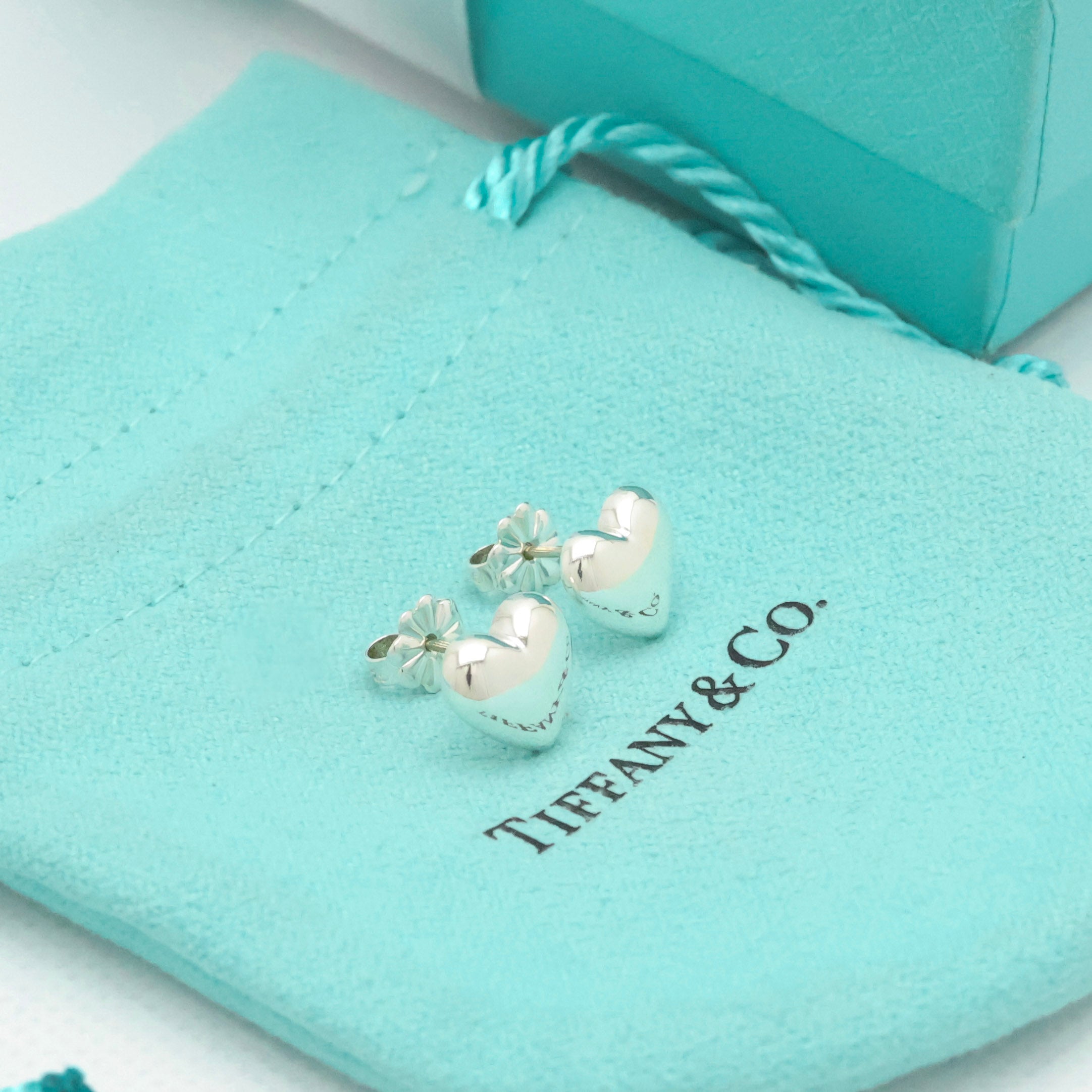 TIFFANY&Co. パフ ハート スタッド ピアス AG925