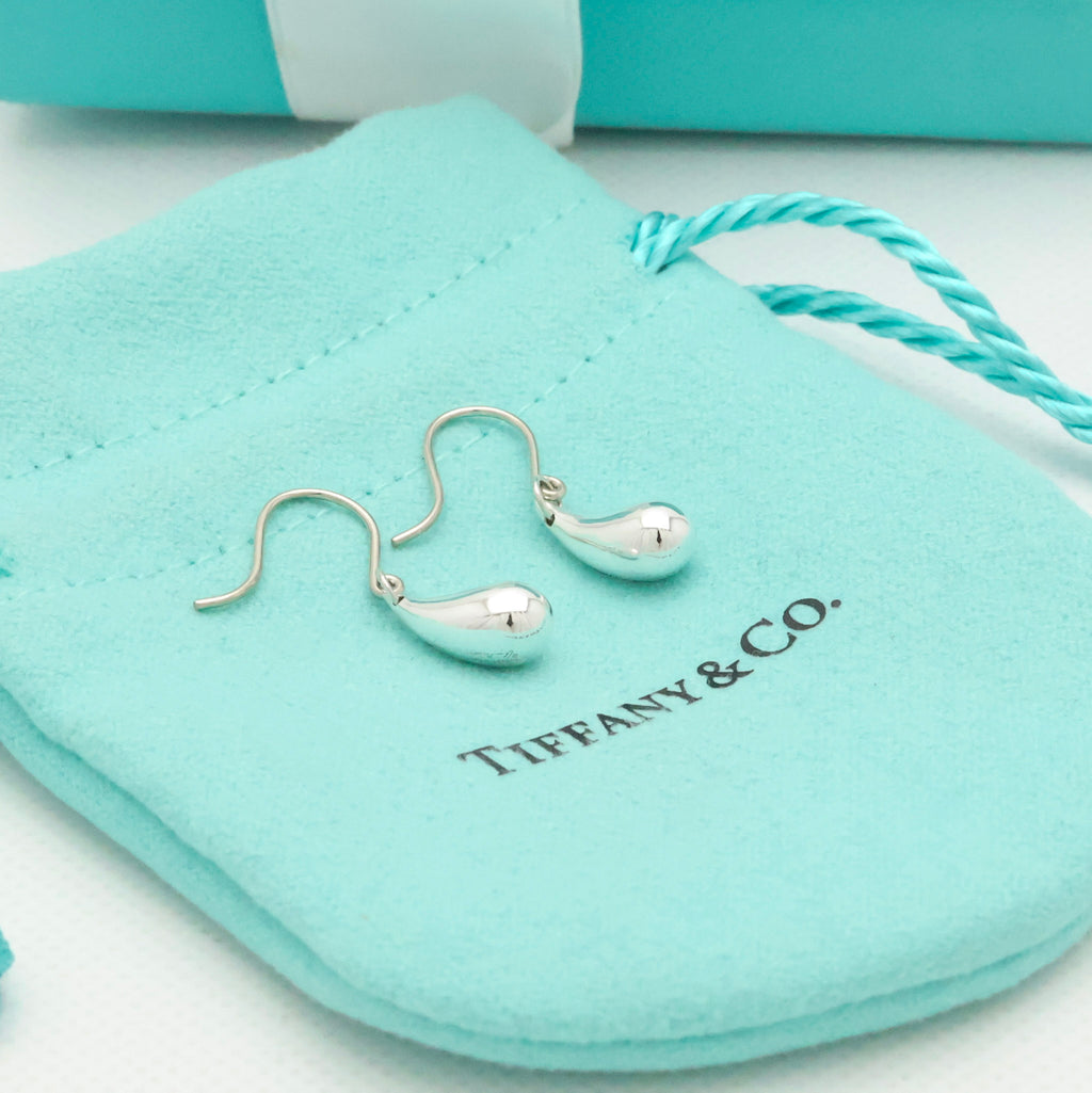 TIFFANY&Co. ティアドロップ エルサペレッティ フック ピアス AG925