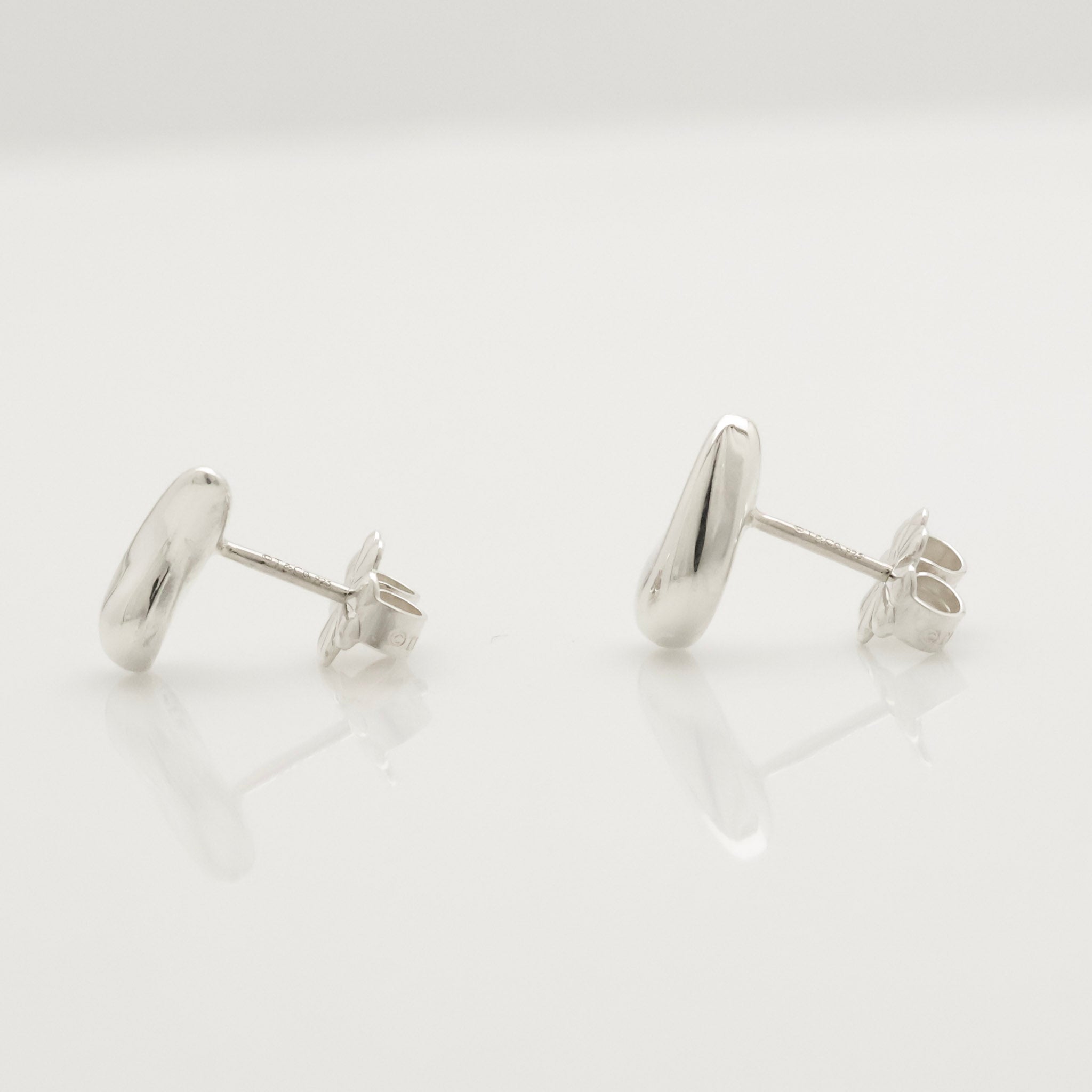 TIFFANY&Co. ティアドロップ エルサペレッティ スタッド ピアス AG925