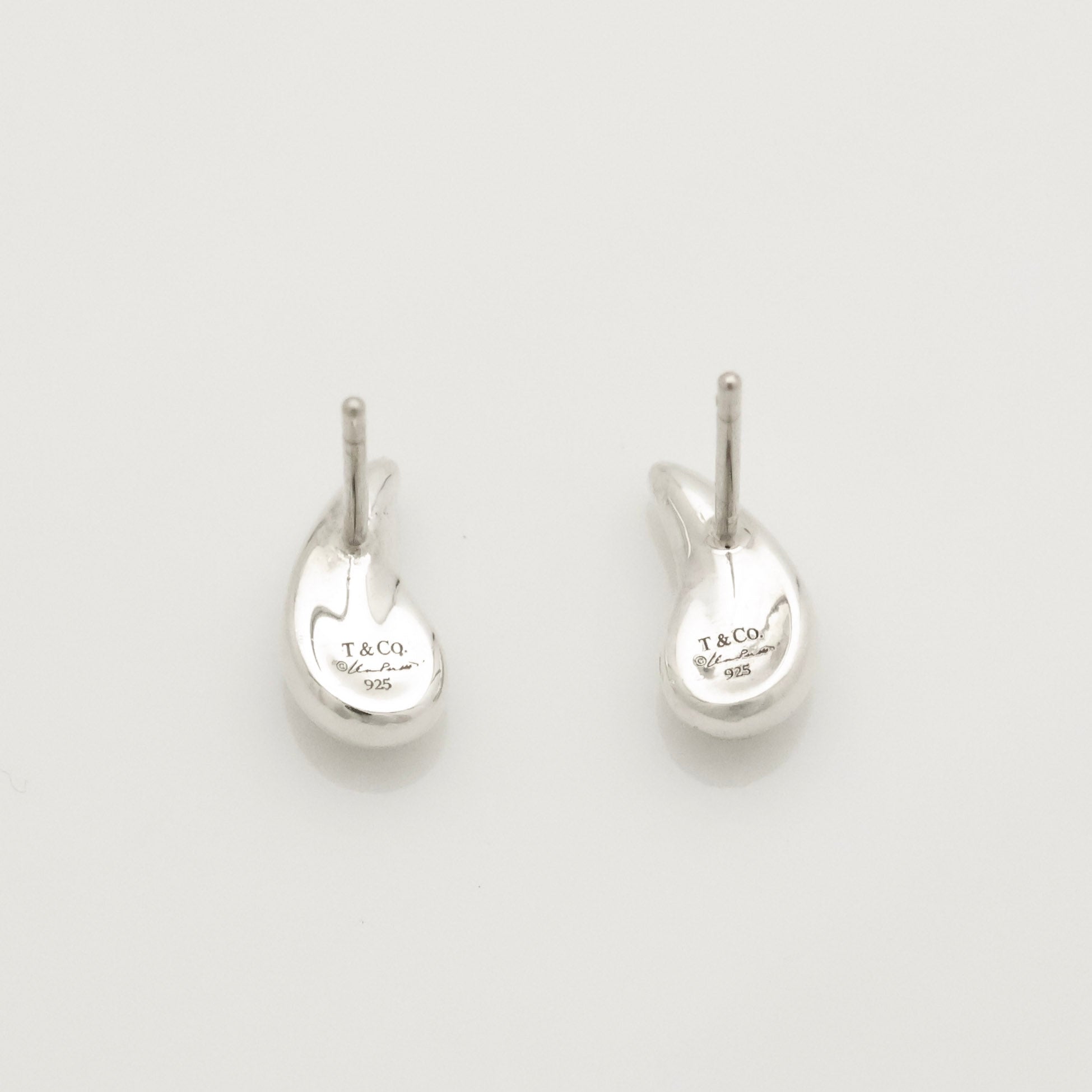 TIFFANY&Co. ティアドロップ エルサペレッティ スタッド ピアス AG925