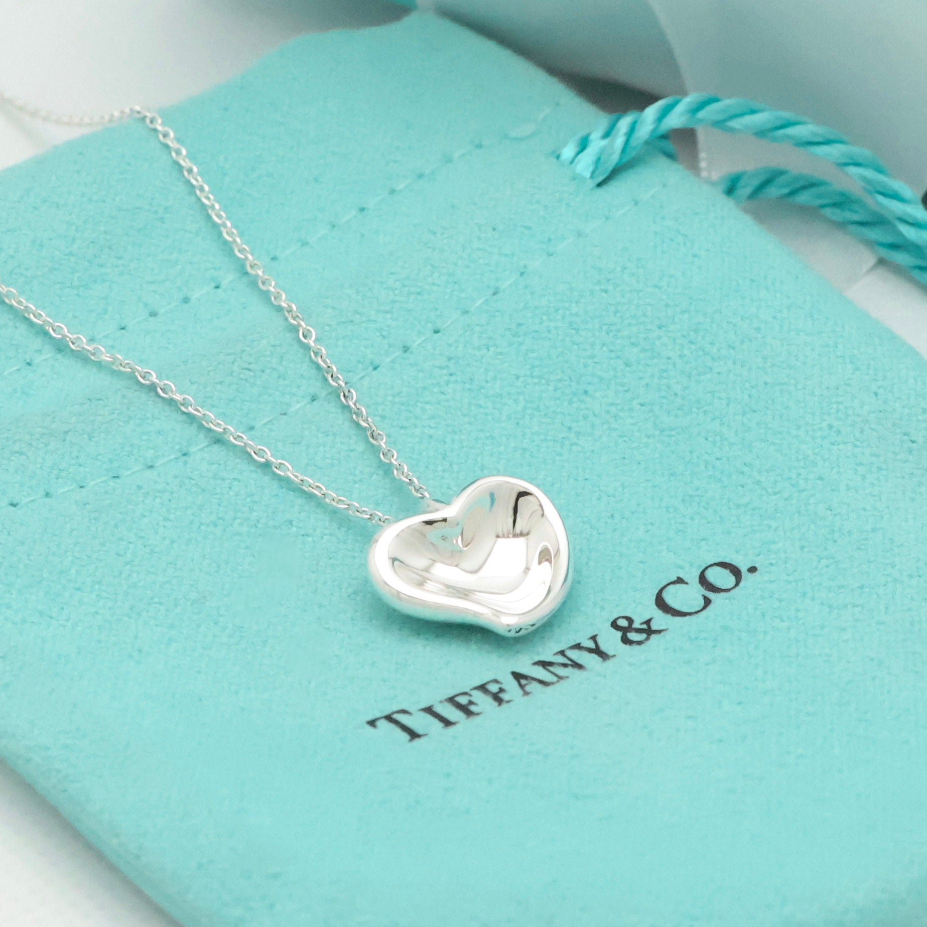 TIFFANY&Co. カーブド ハート エルサペレッティ ネックレス AG925