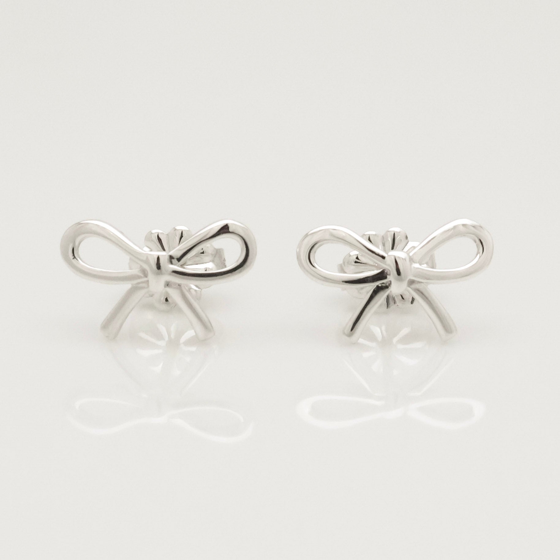 TIFFANY&Co. リボン ボウ スタッド ピアス AG925