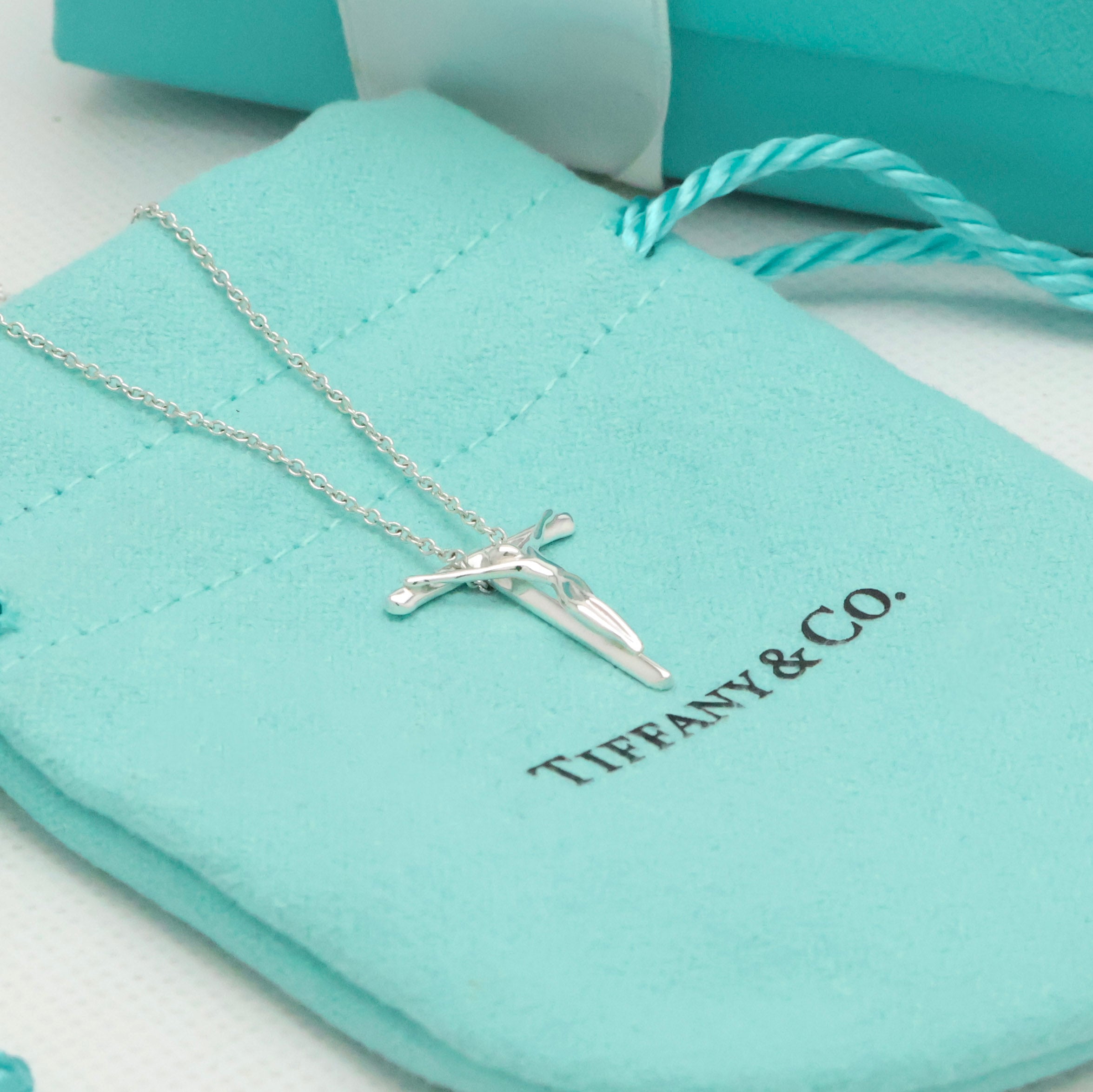 TIFFANY&Co. クルーシフィクス ロザリオ クロス ネックレス AG925
