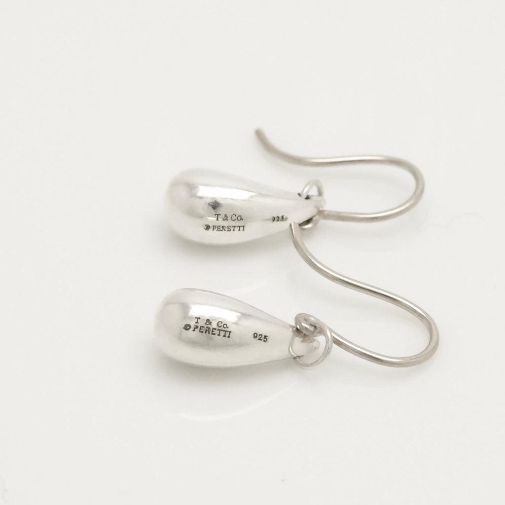 TIFFANY&Co. ティアドロップ エルサペレッティ フック ピアス AG925