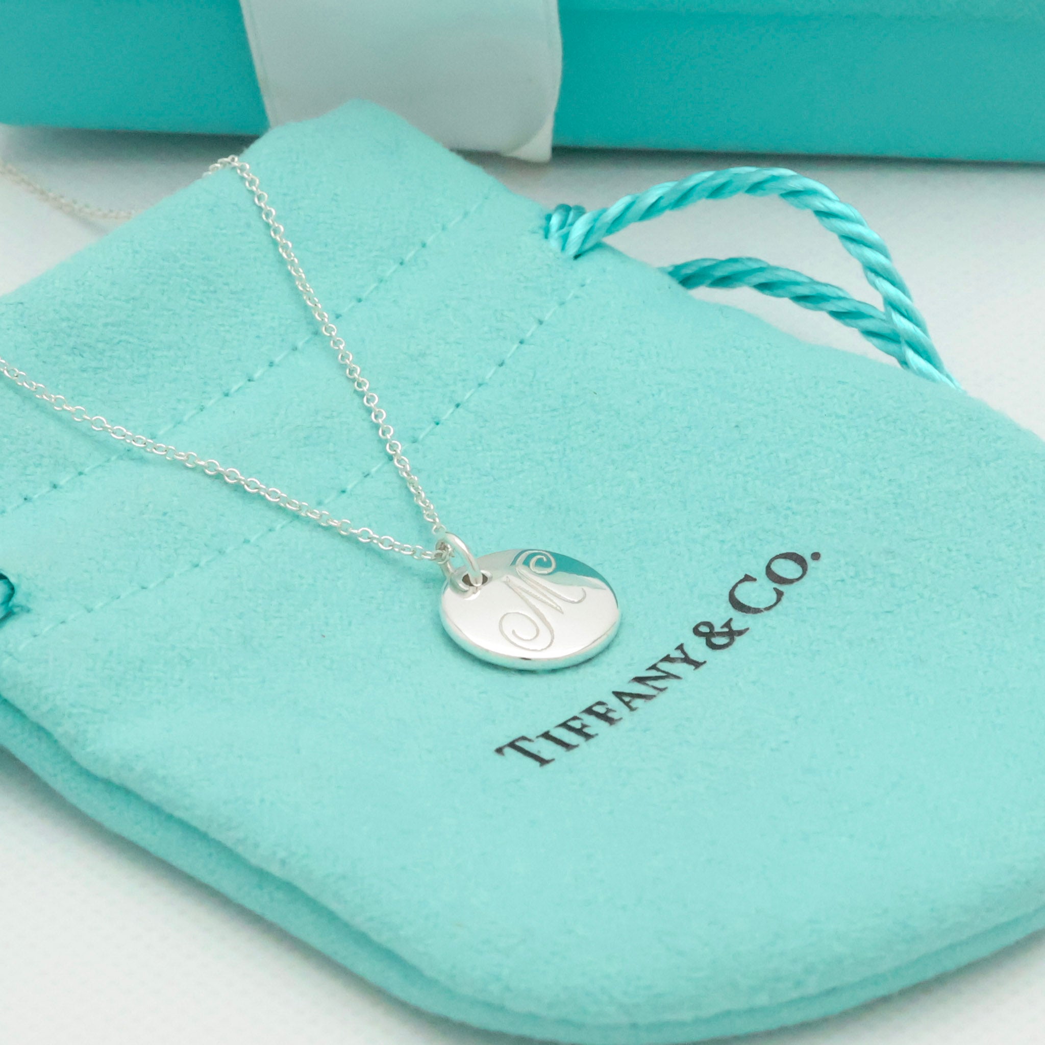 TIFFANY&Co. ノーツ レター ラウンド イニシャル M ディスク ネックレス AG925