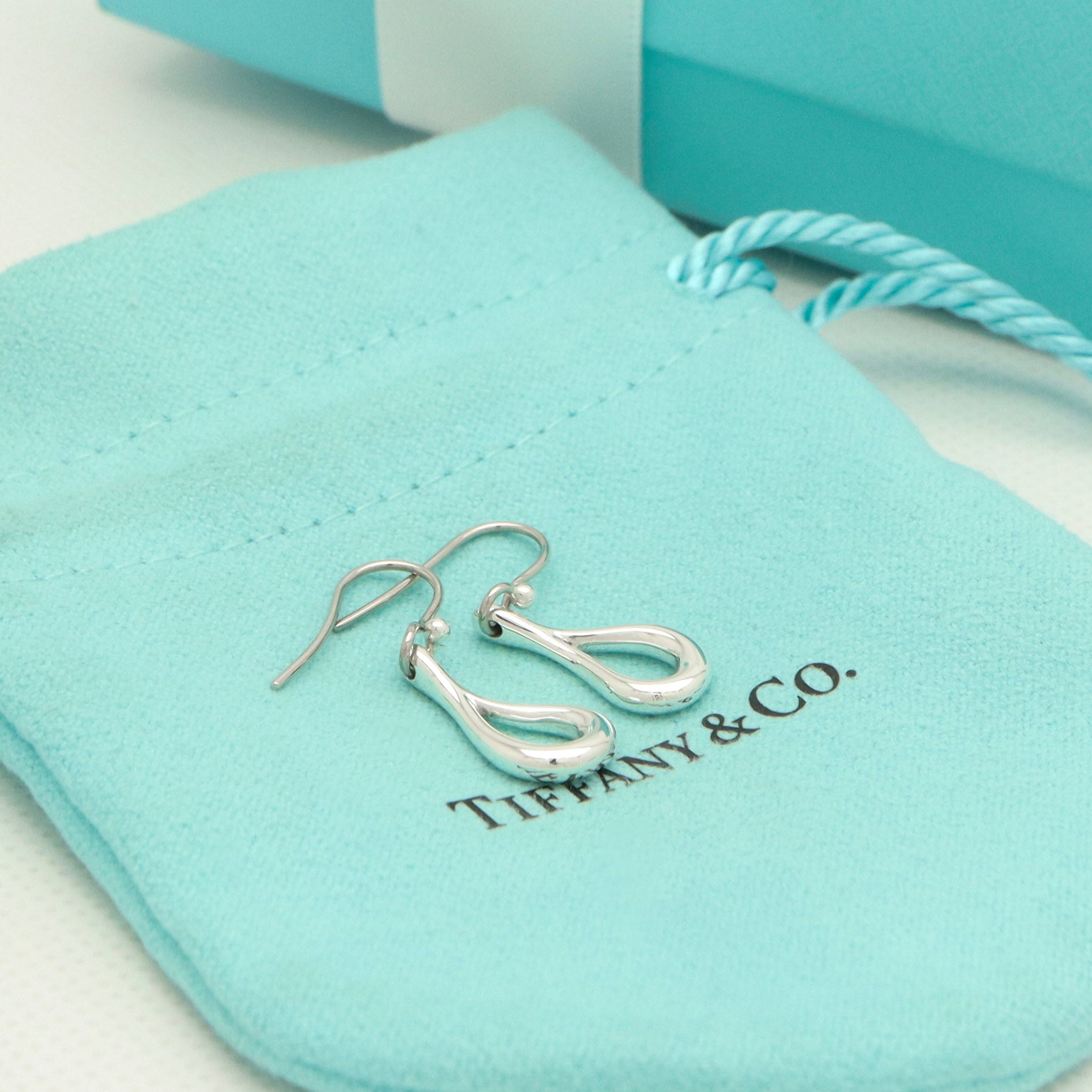 TIFFANY&Co. オープン ティアドロップ エルサペレッティ フック ピアス