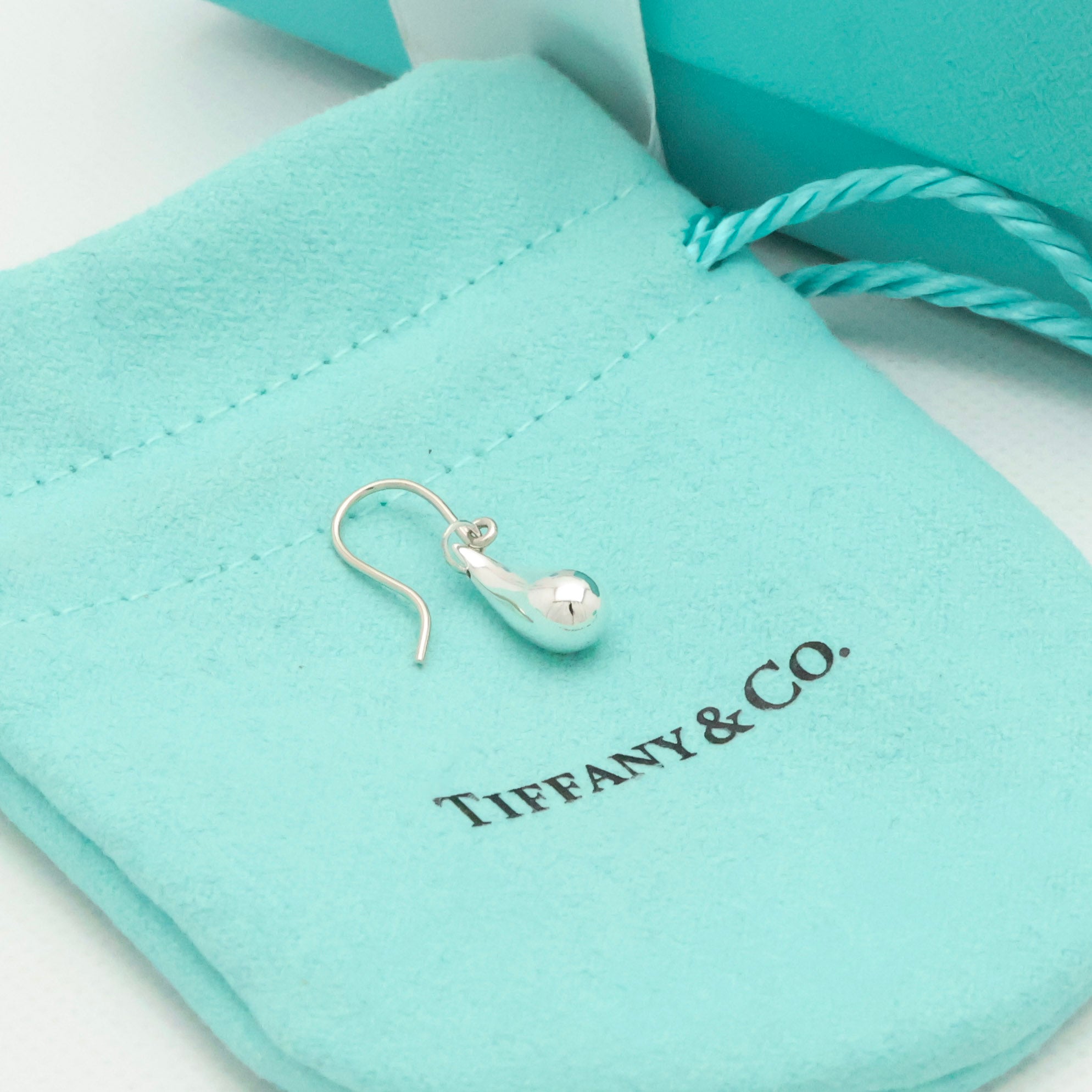 Tiffany & Co.SINGLE Peretti Teardrop Dangle Earrings Sterling Silver 925