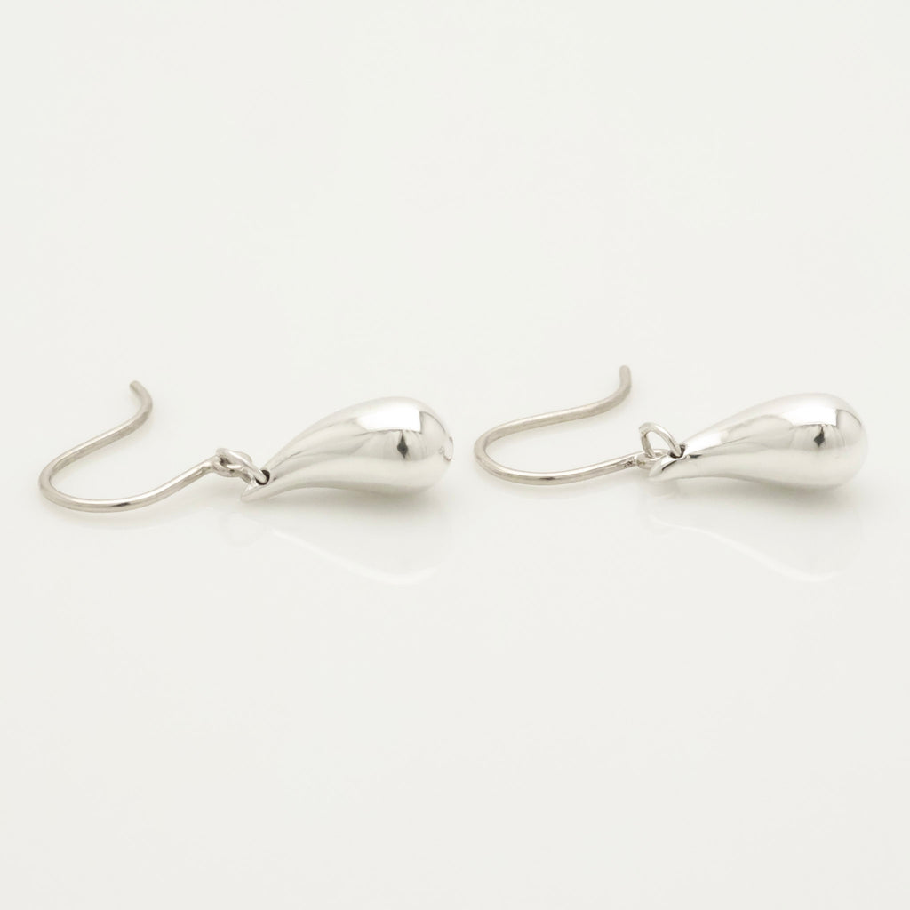 TIFFANY&Co. ティアドロップ エルサペレッティ フック ピアス AG925