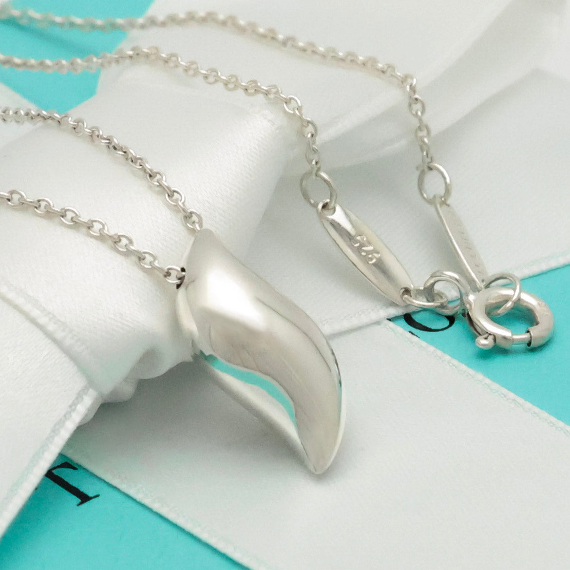 Tiffany & Co. Elsa Peretti Feather Pendant Necklace Sterling Silver 925