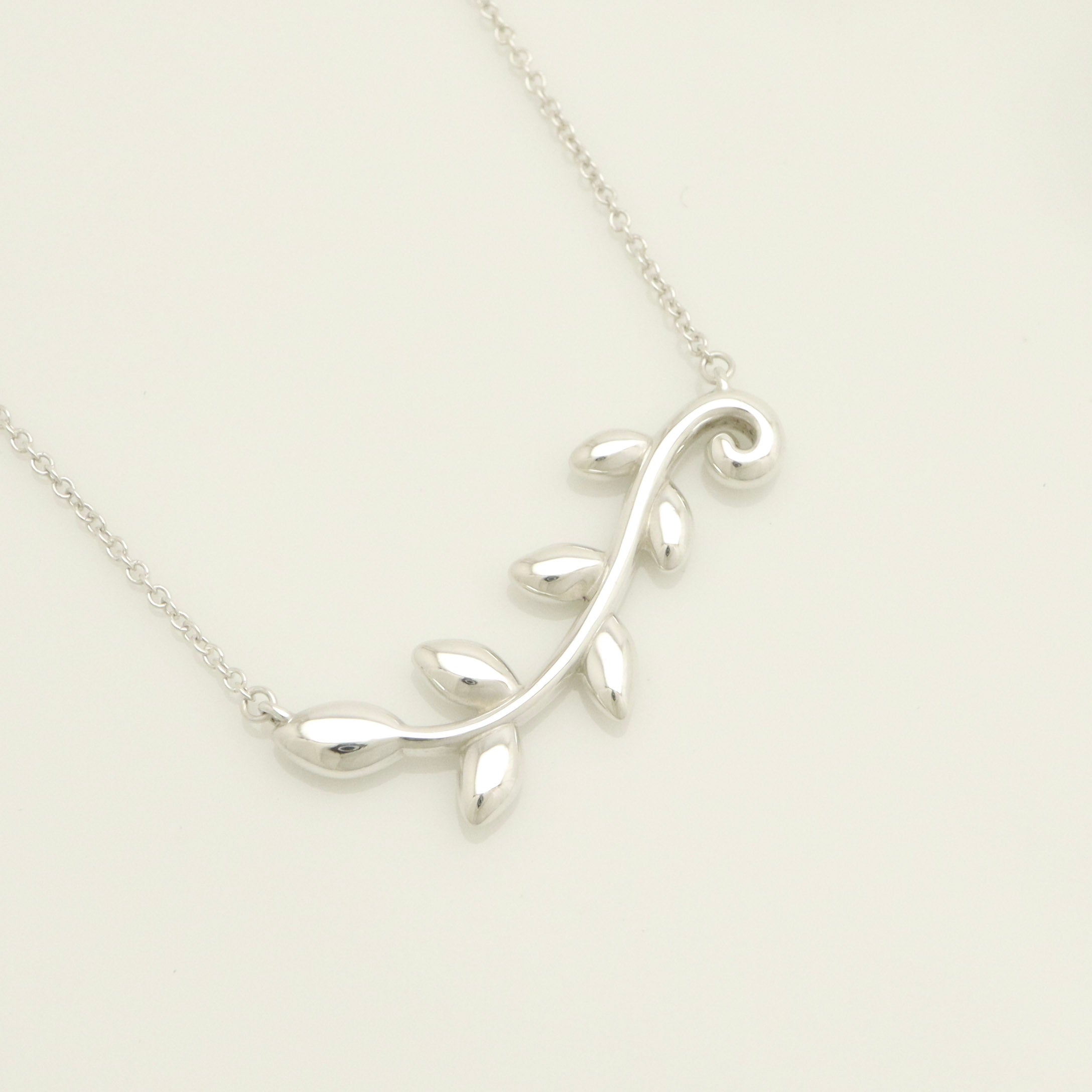 Tiffany & Co. Picasso Olive Leaf Vine Necklace Sterling Silver 925