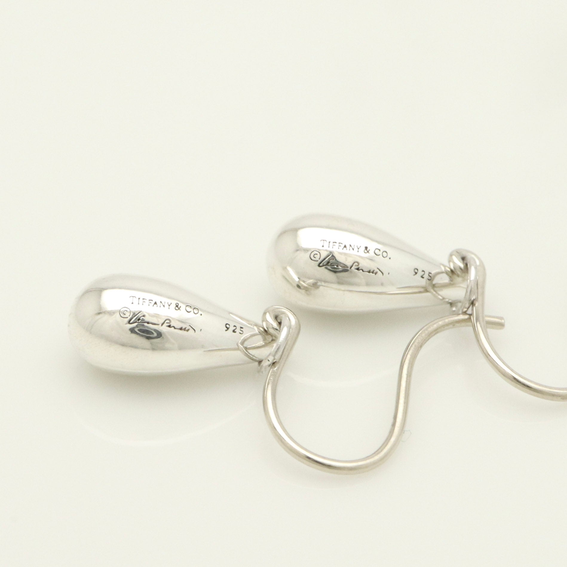 TIFFANY&Co. ティアドロップ エルサペレッティ フック ピアス AG925
