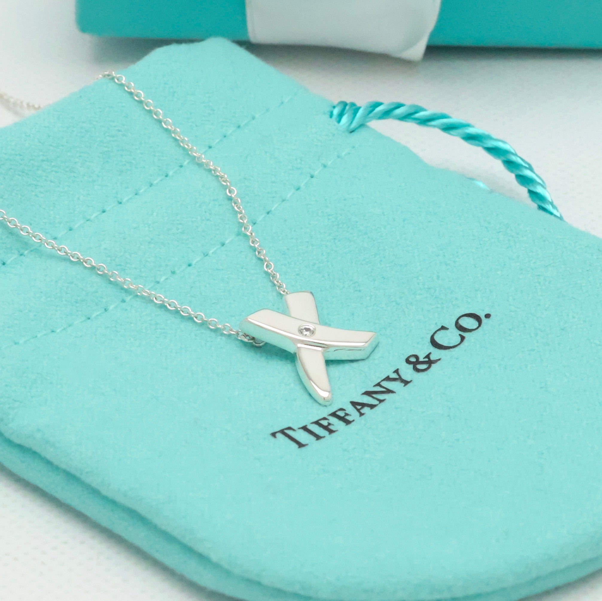 TIFFANY&Co.キス クロス 1P ダイヤモンド ネックレス AG925
