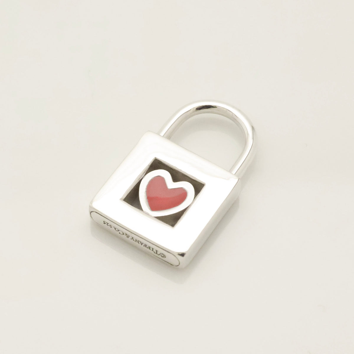 TIFFANY&Co. カデナ ロック レッド エナメル ハート ネックレス AG925