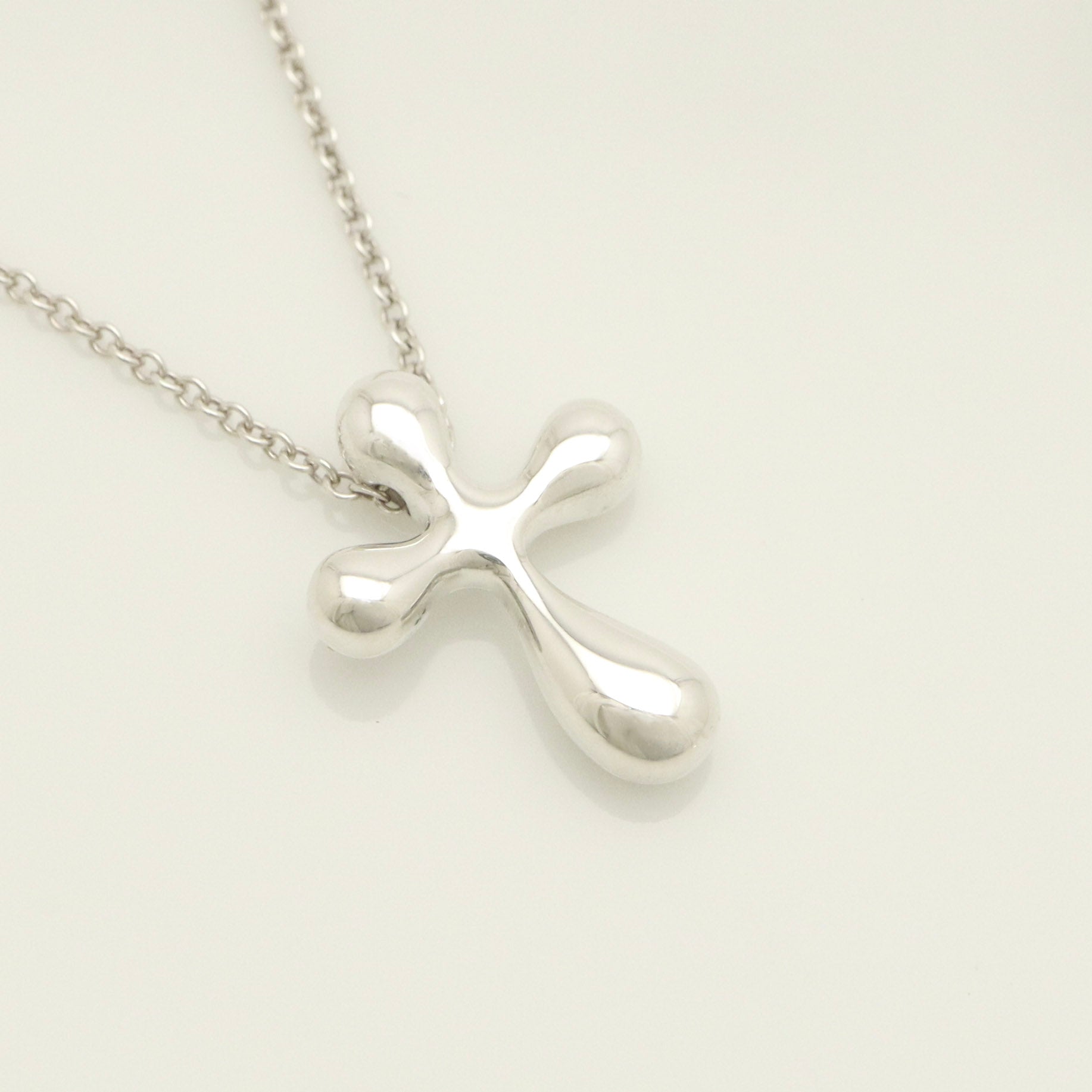 TIFFANY&Co. クロス エルサペレッティ ネックレス AG925