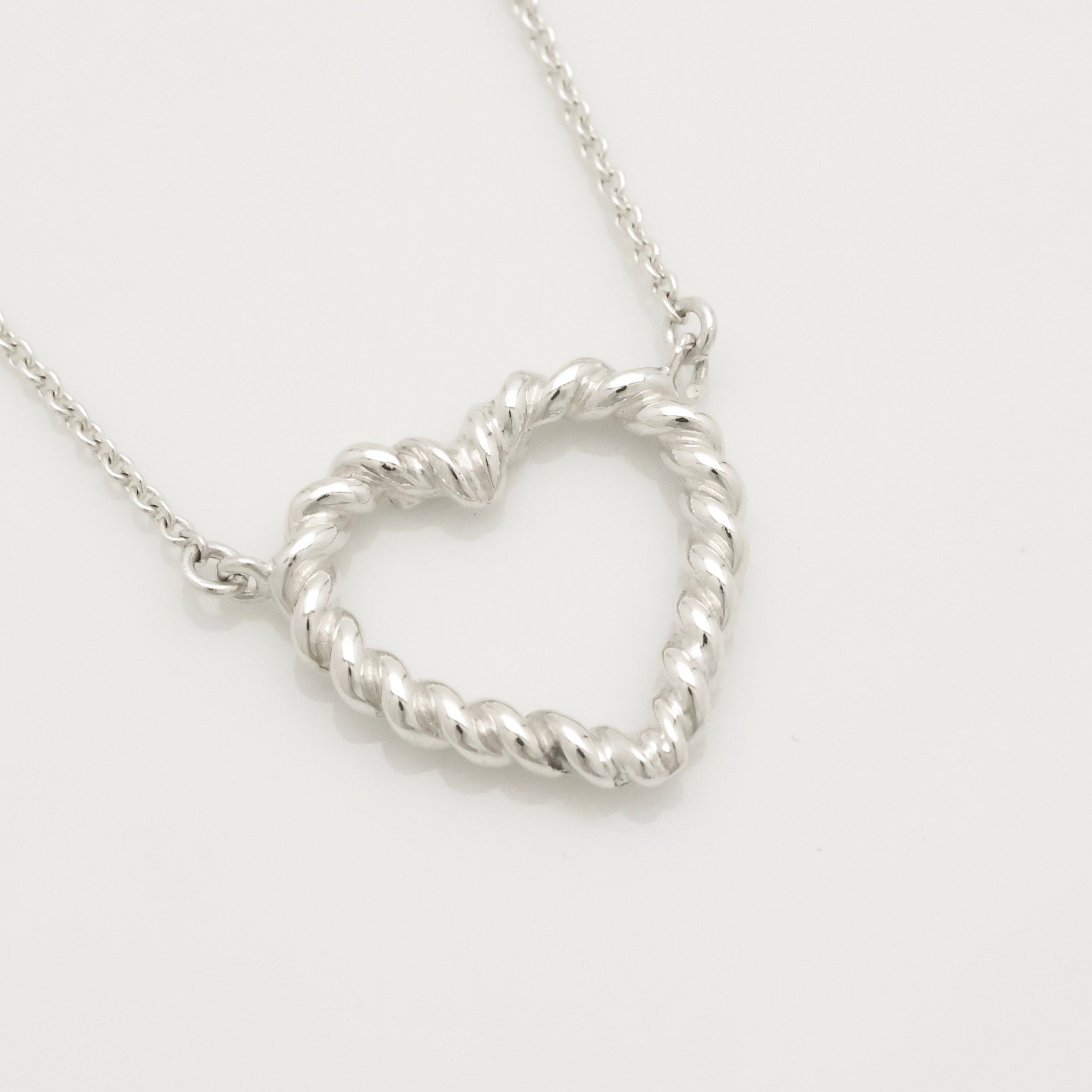 TIFFANY&Co. ツイスト ハート ネックレス AG925
