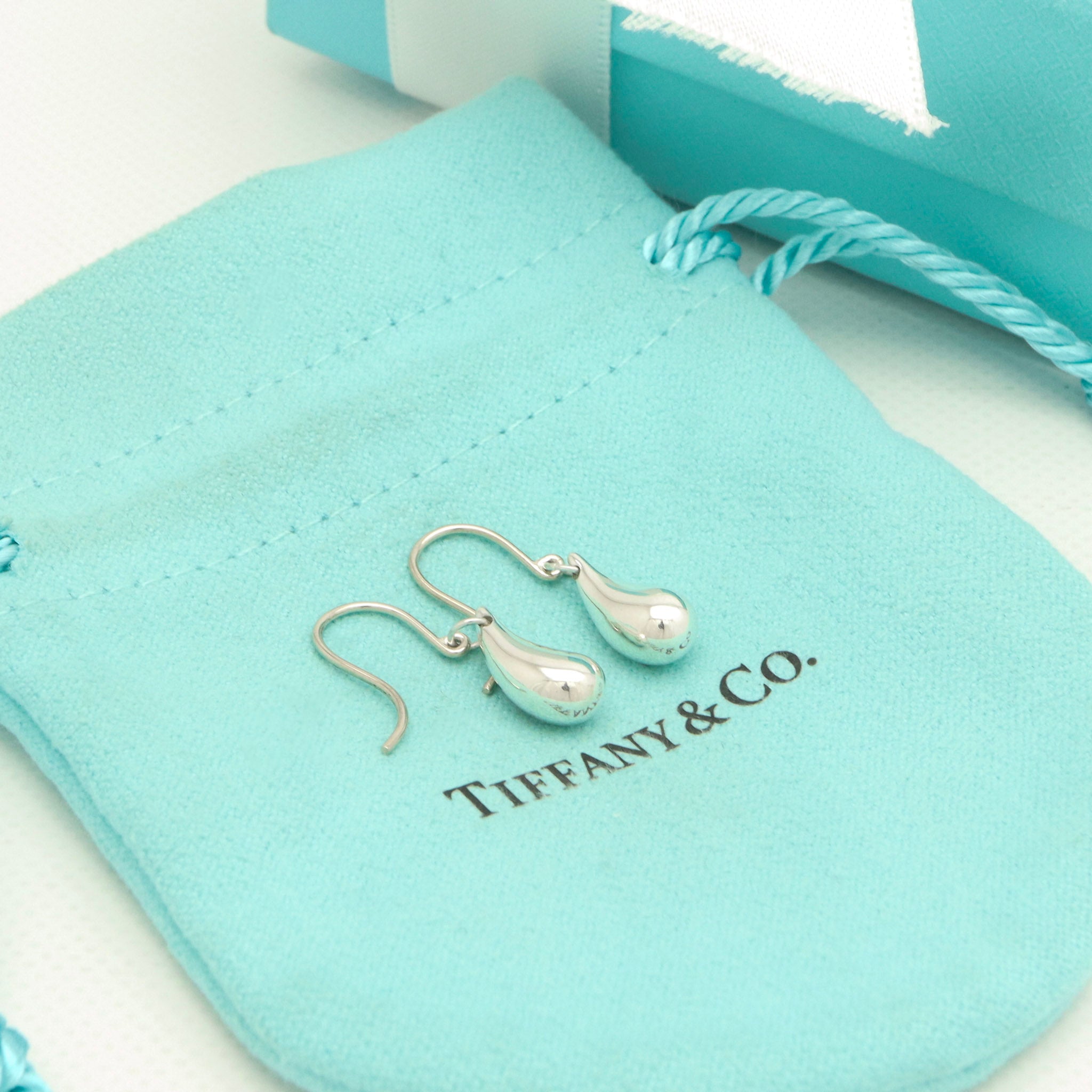 TIFFANY&Co. ティアドロップ エルサペレッティ フック ピアス AG925