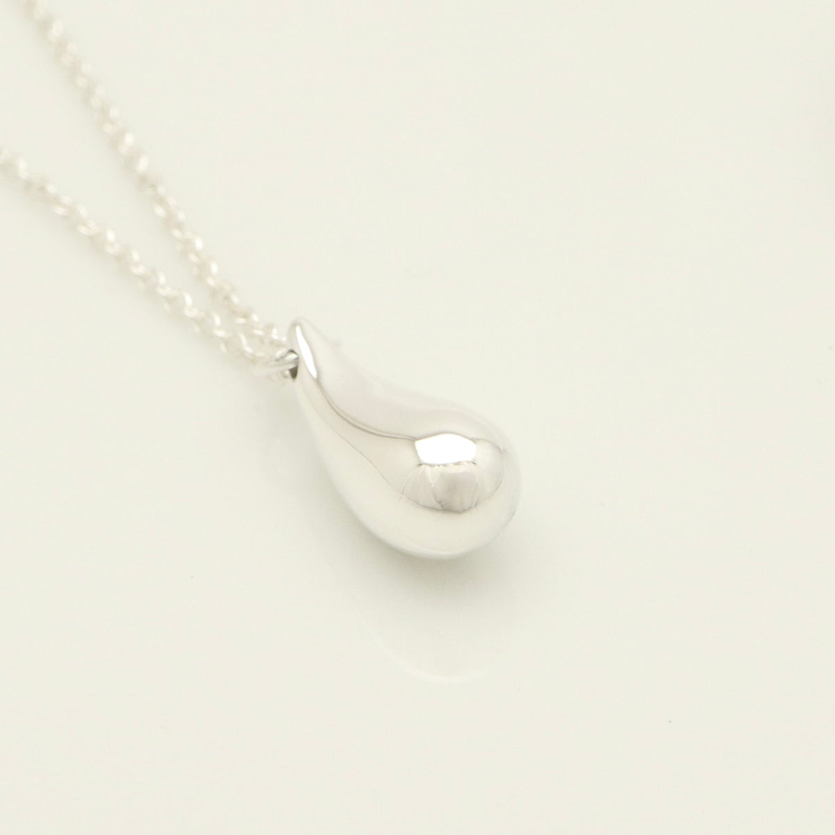 TIFFANY&Co.  ティアドロップ エルサペレッティ ネックレス AG925