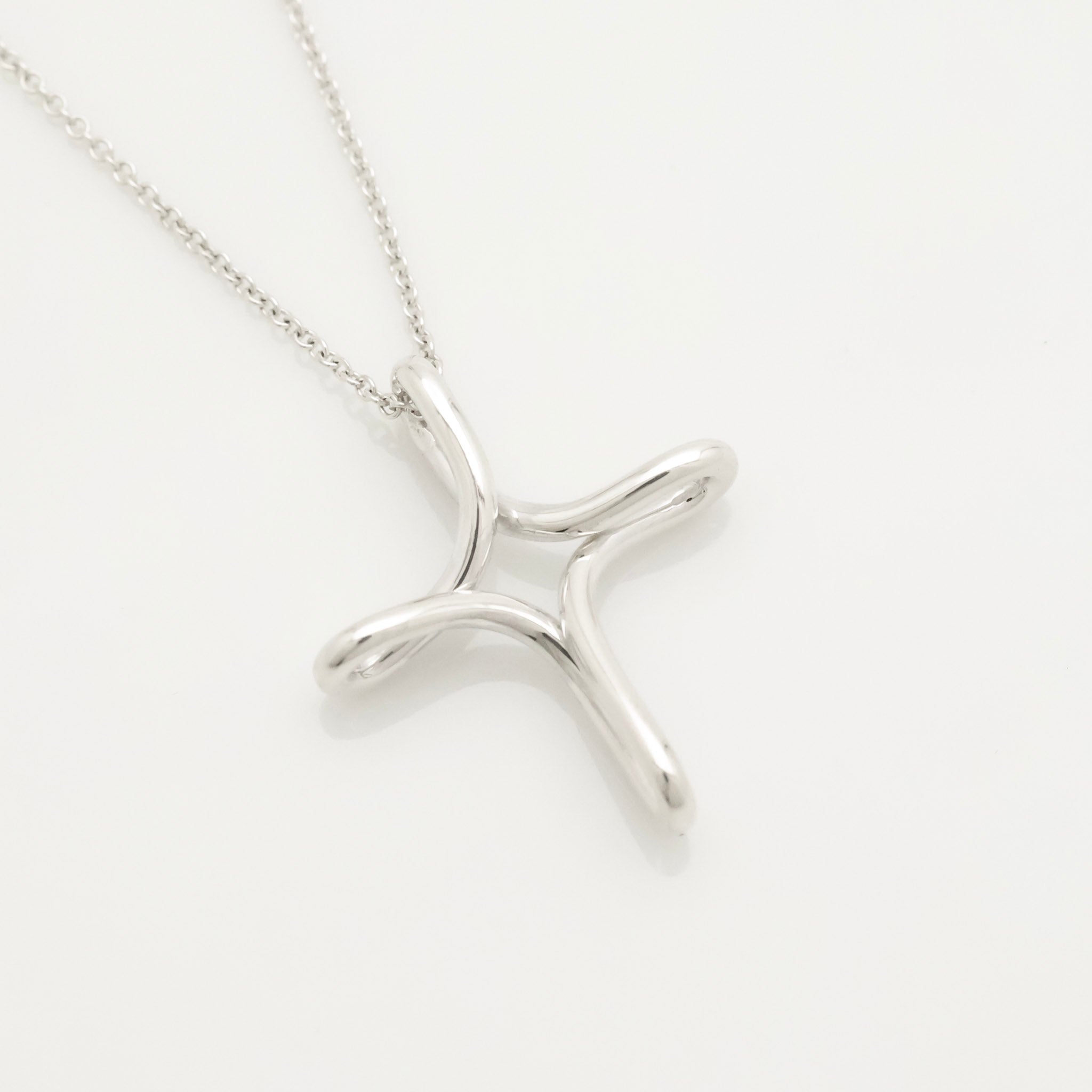 TIFFANY&Co. オープン クロス インフィニティ エルサペレッティ ネックレス AG925