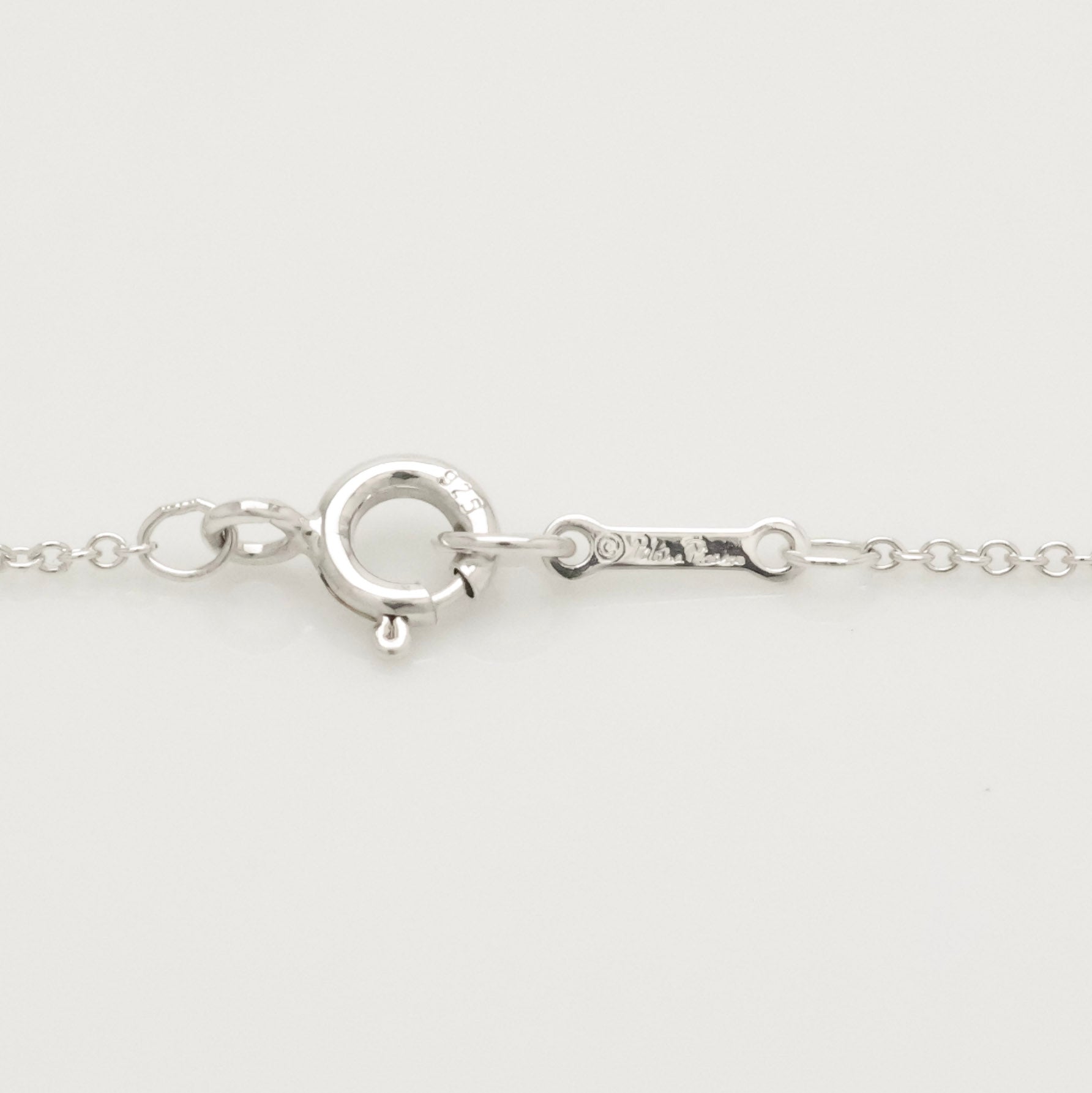 TIFFANY&Co.キス クロス 1P ダイヤモンド ネックレス AG925