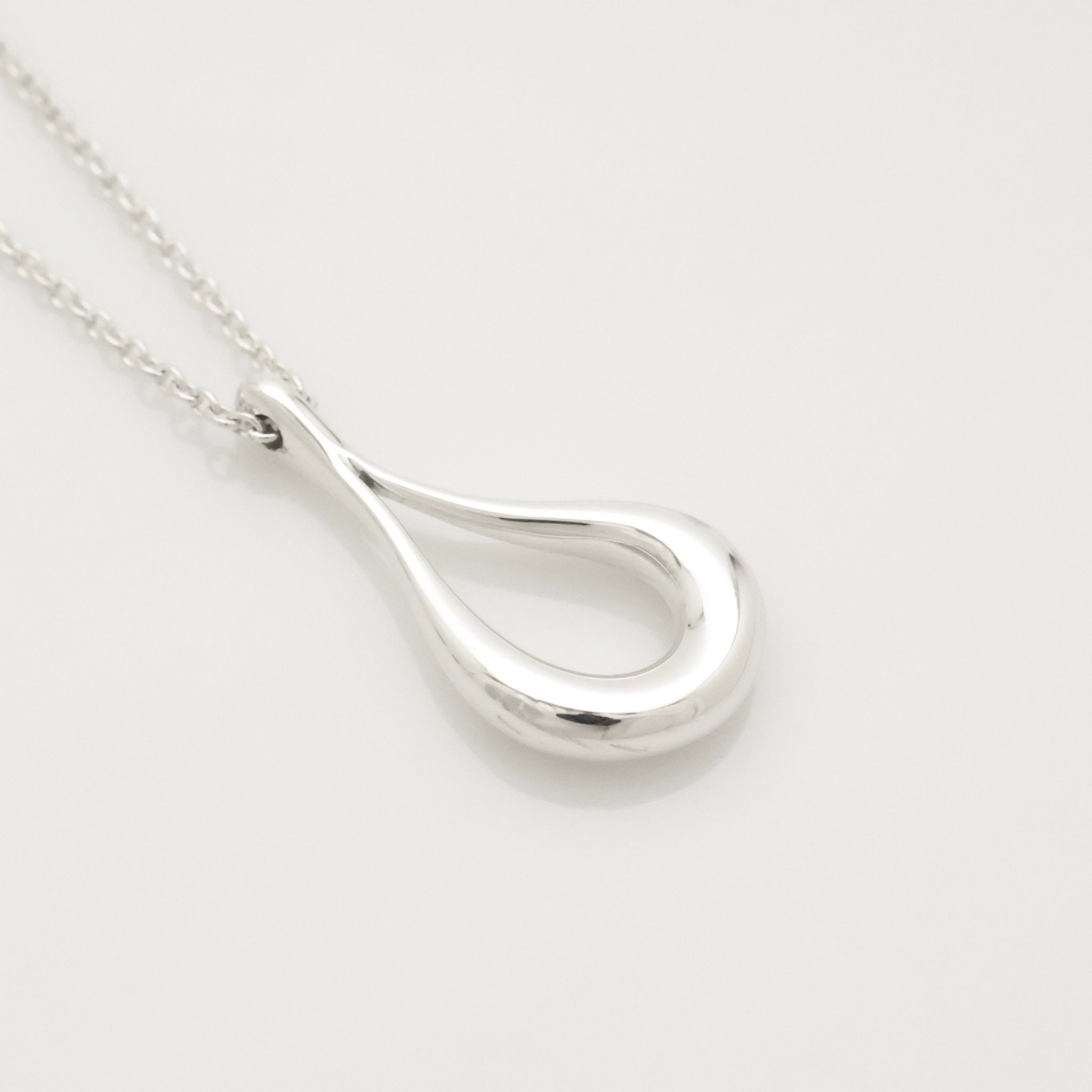 TIFFANY&Co. オープン ティアドロップ エルサペレッティ ネックレス AG925