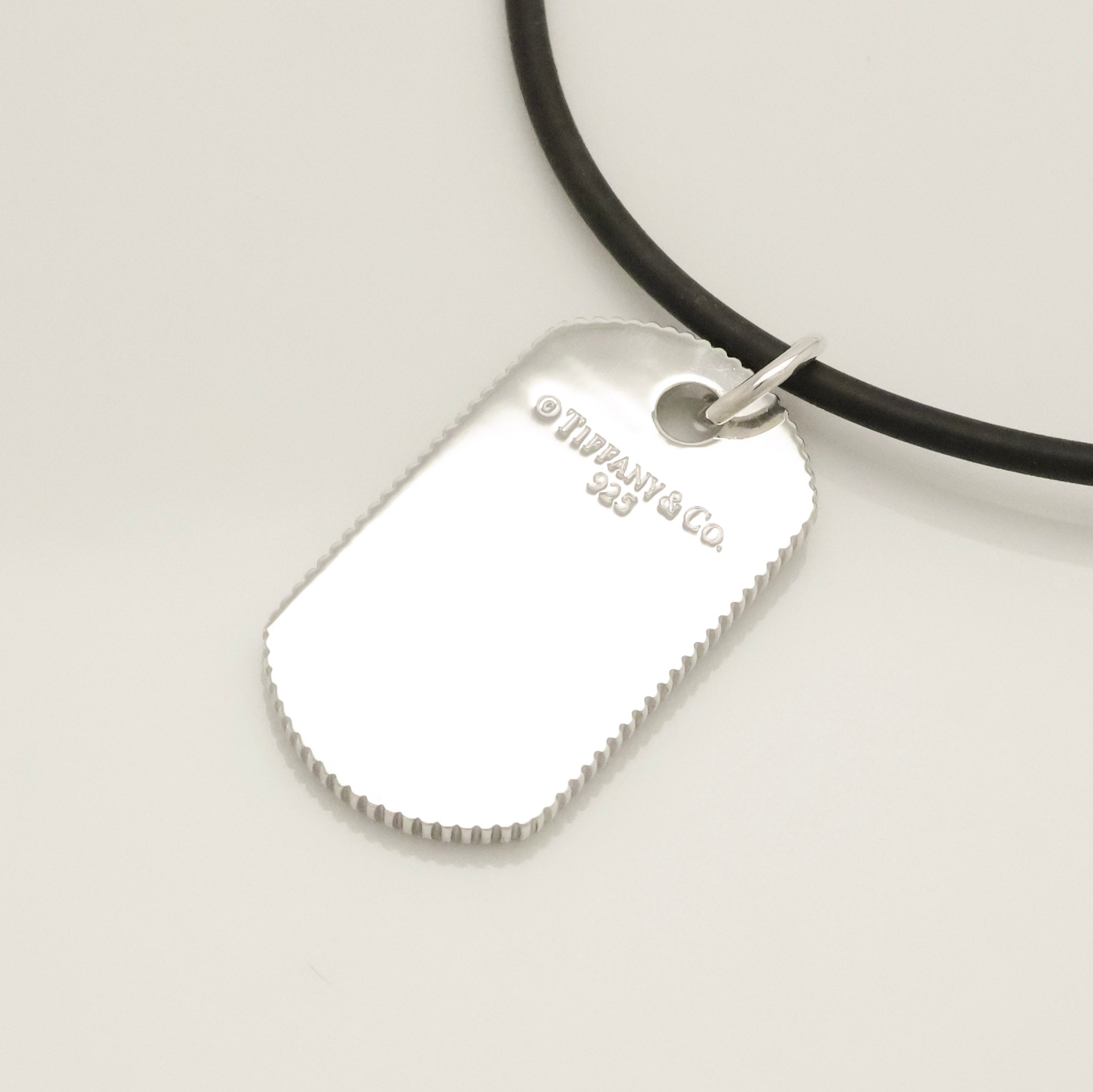 TIFFANY&Co. コイン エッジ ドッグ タグ ラバー コード ネックレス AG925